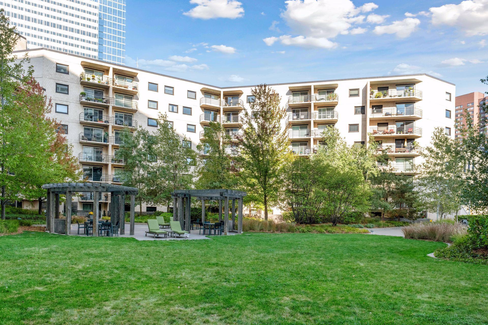 1225 Lasalle Avenue Unit: 2301