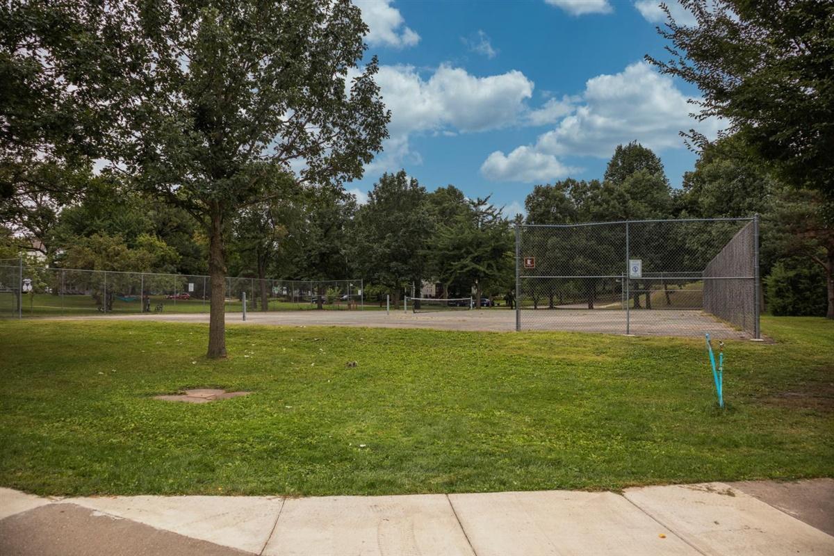 4325 Chowen Avenue S Unit: 1