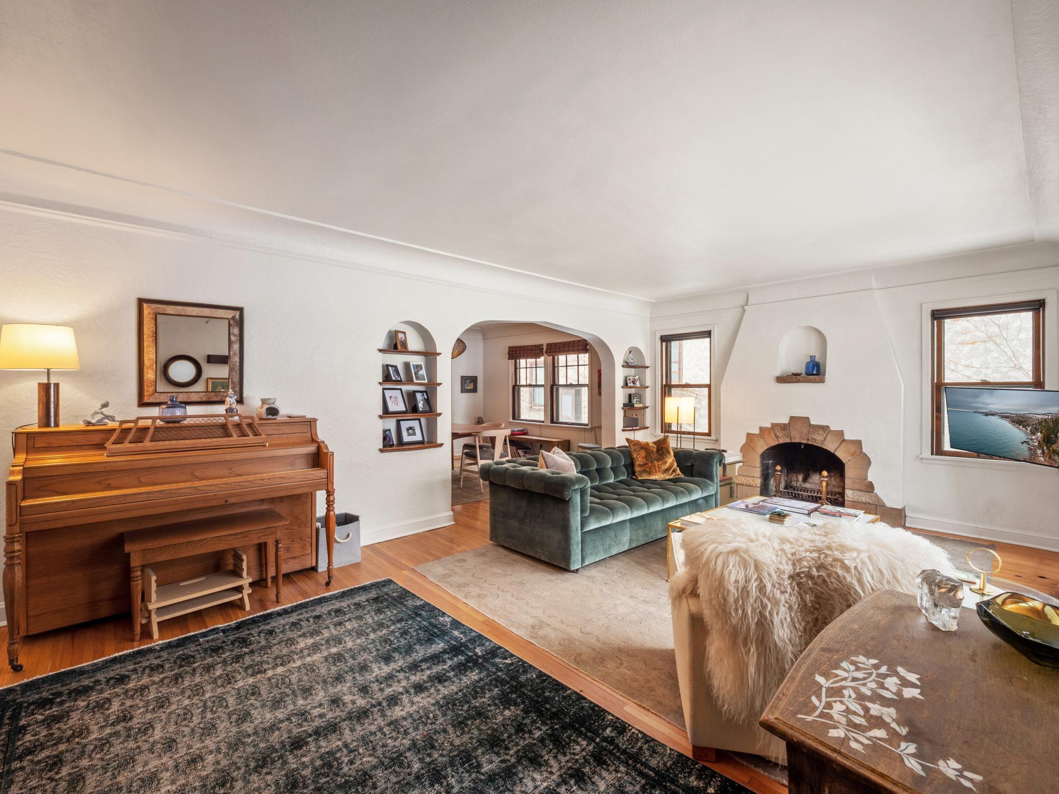 4325 Chowen Avenue S Unit: 1