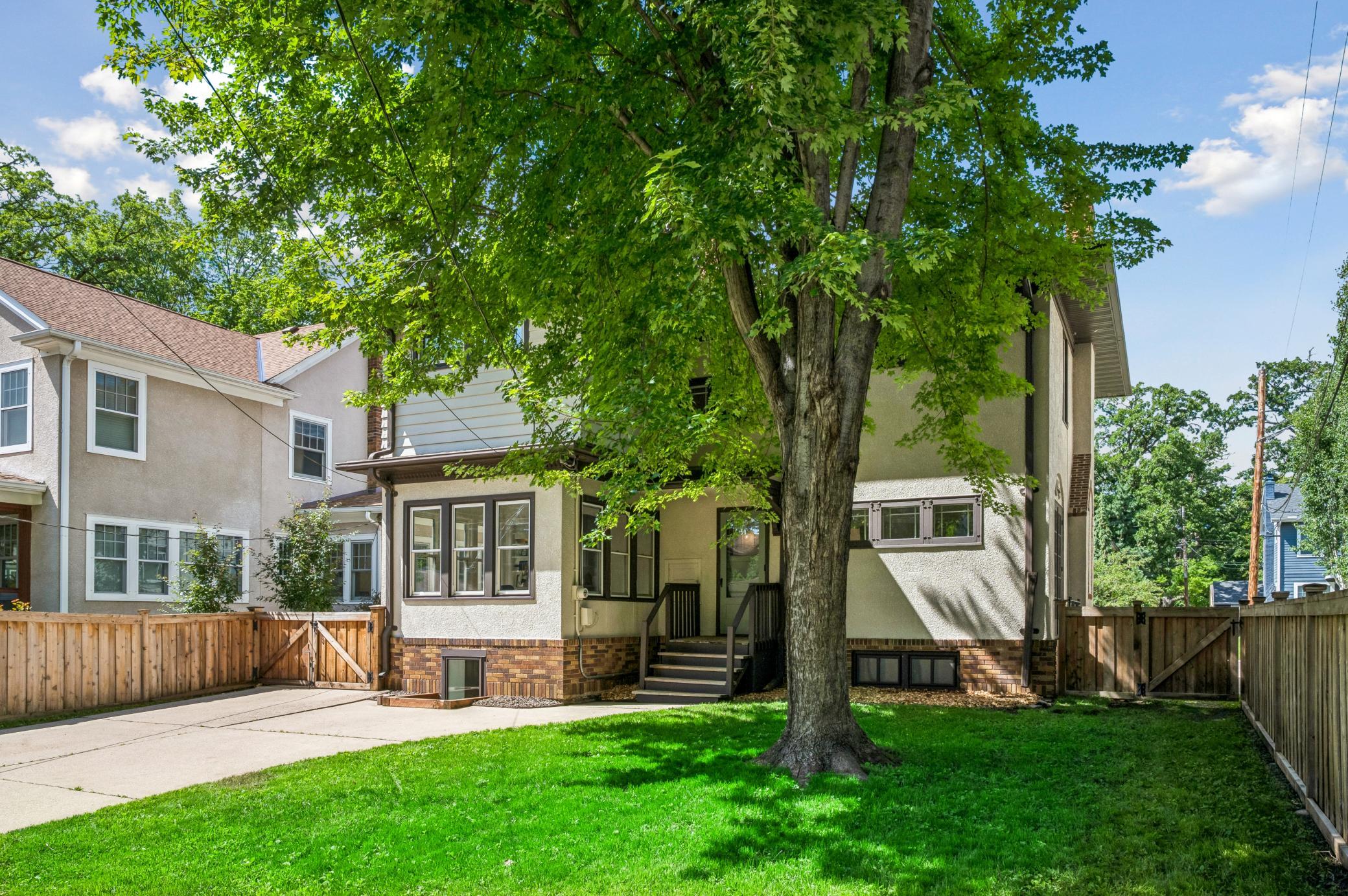 2325 Cromwell Drive