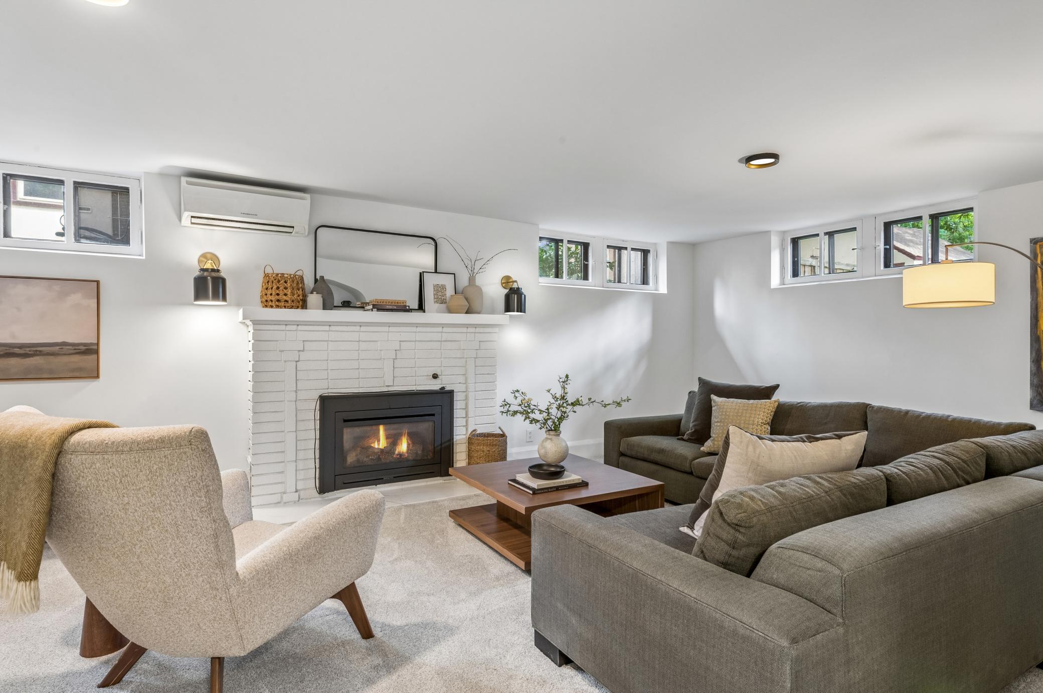 2325 Cromwell Drive
