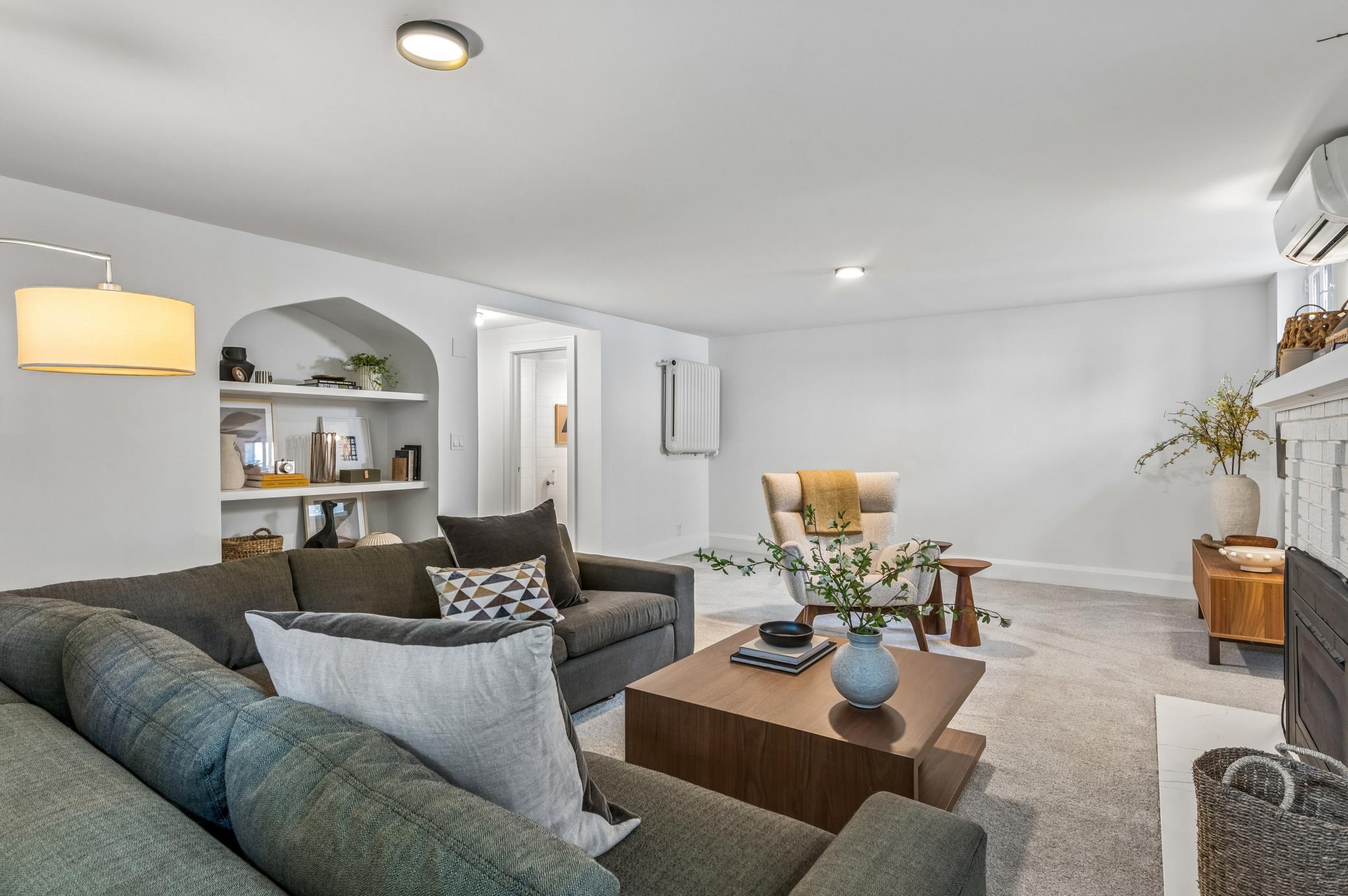2325 Cromwell Drive