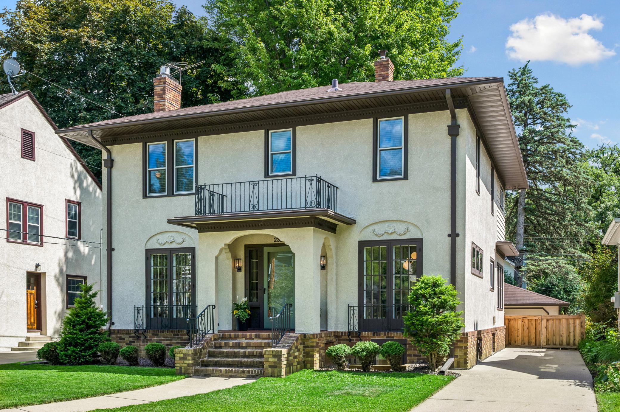 2325 Cromwell Drive