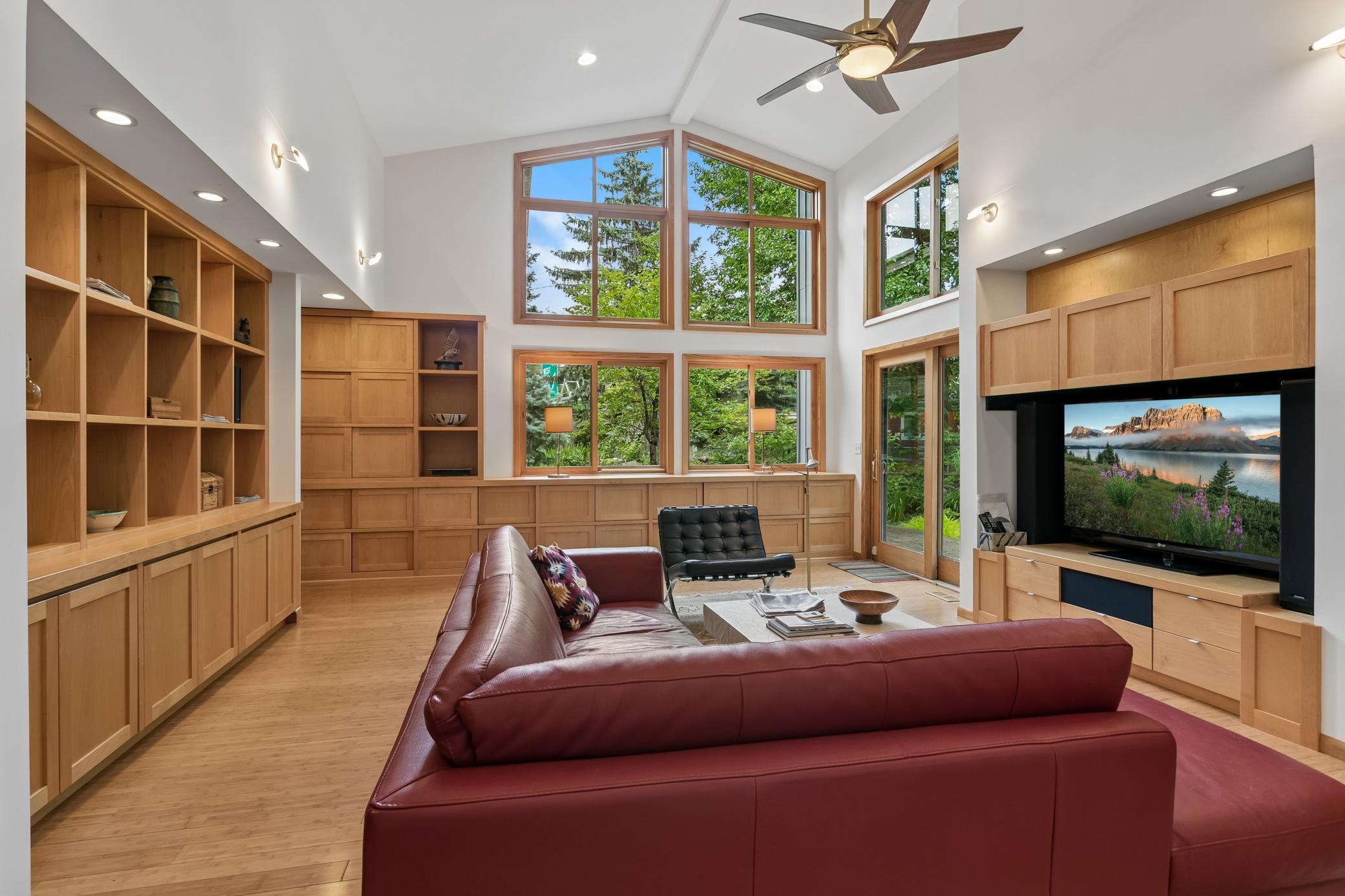 5020 Colonial Drive