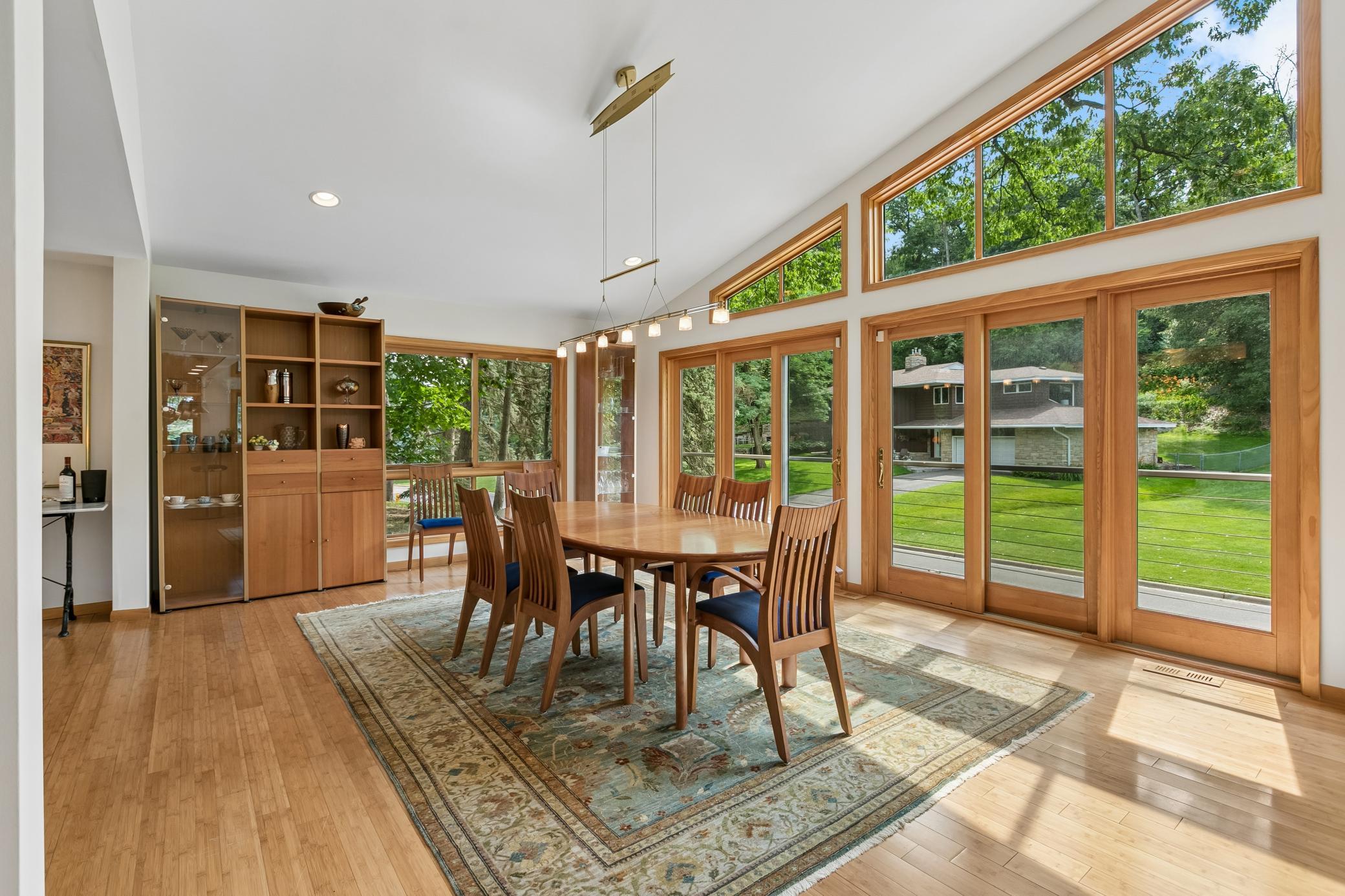 5020 Colonial Drive