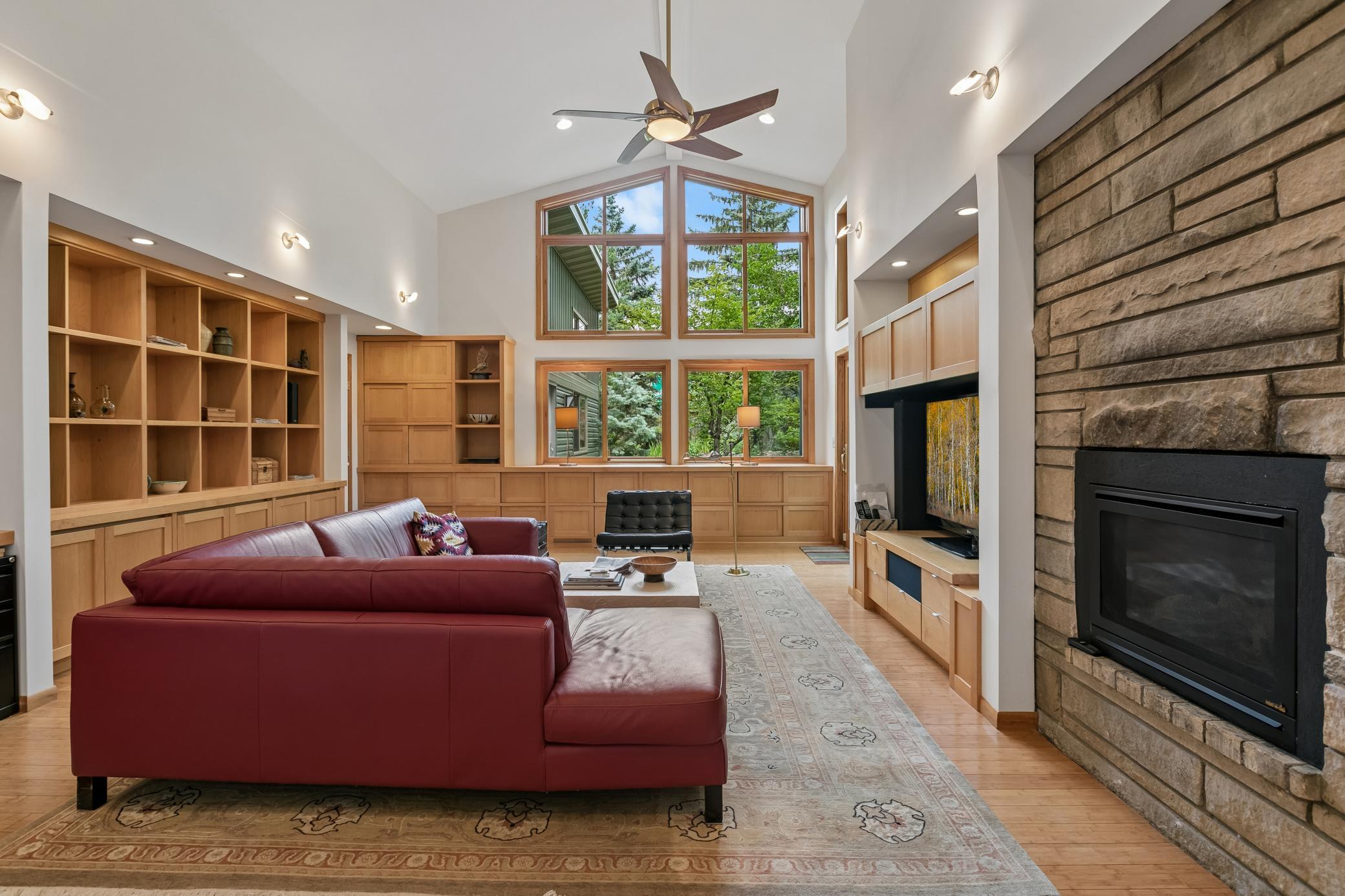 5020 Colonial Drive
