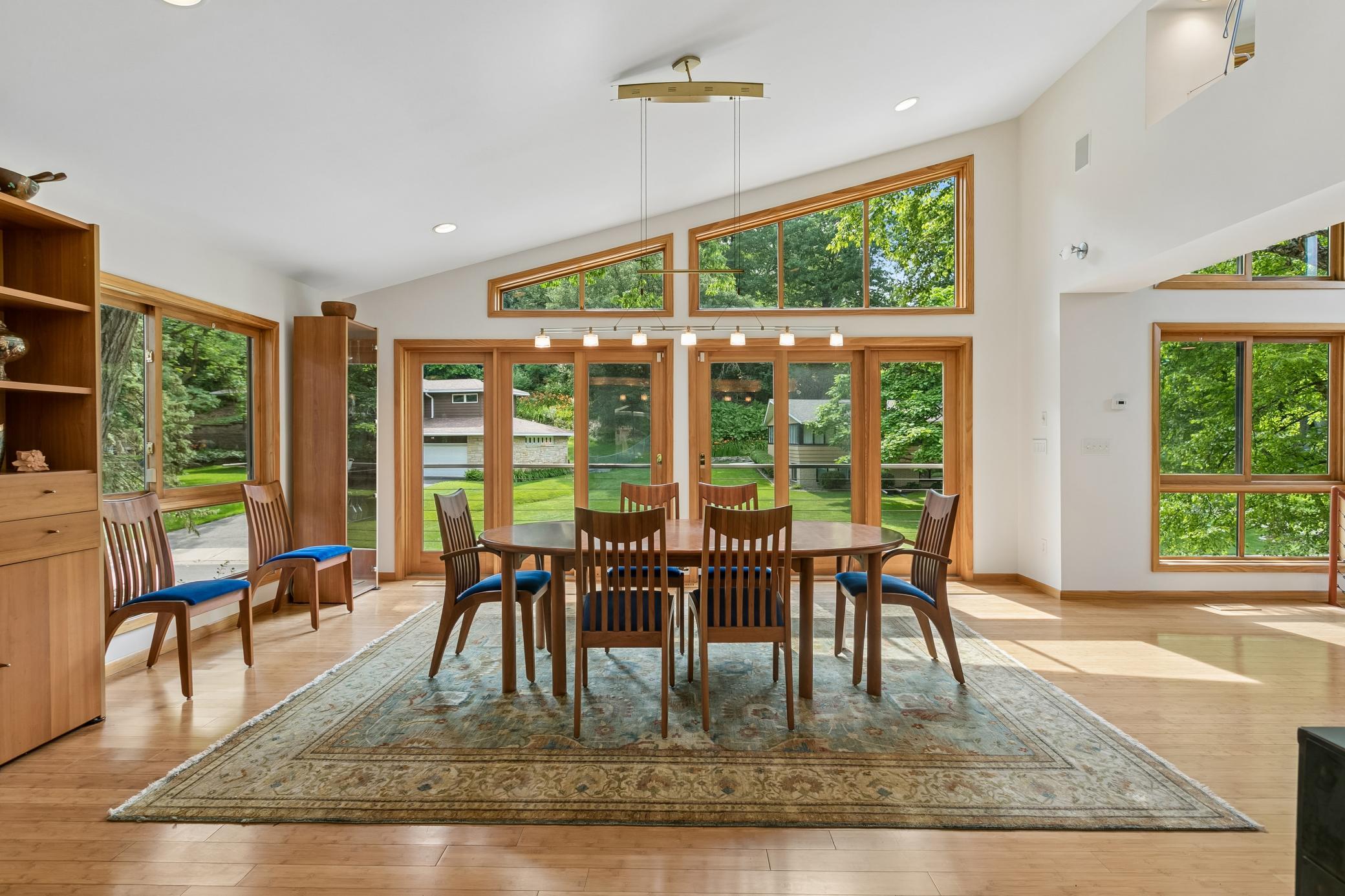 5020 Colonial Drive