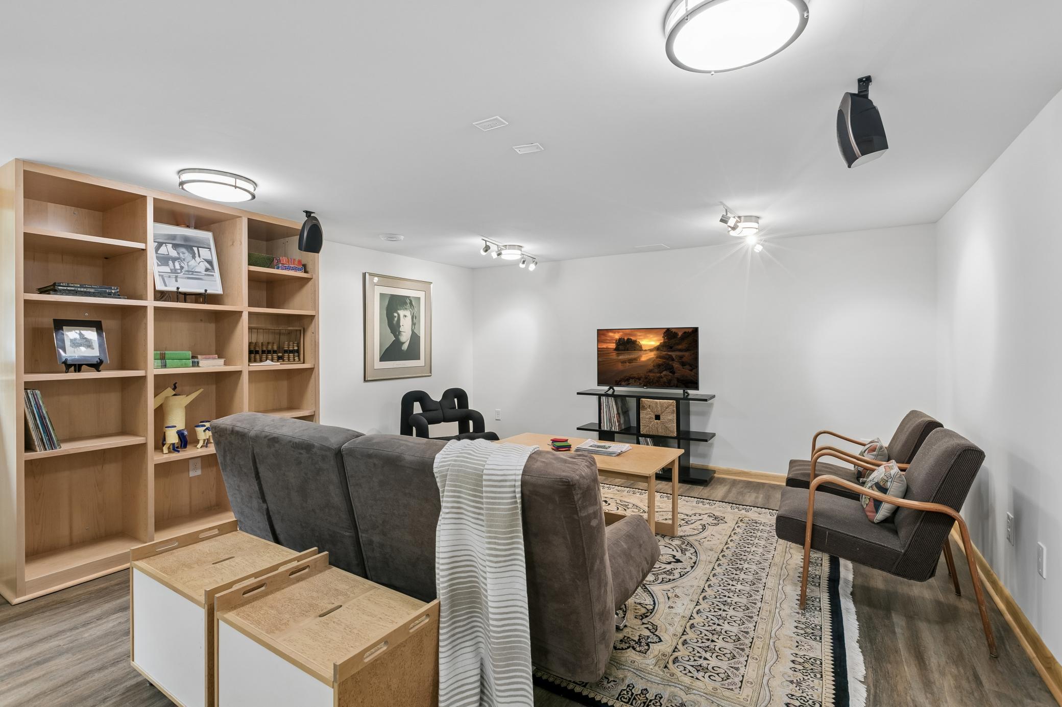5020 Colonial Drive