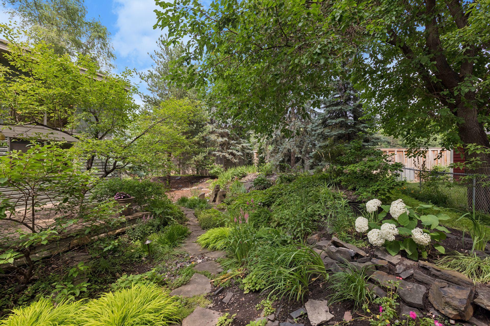5020 Colonial Drive