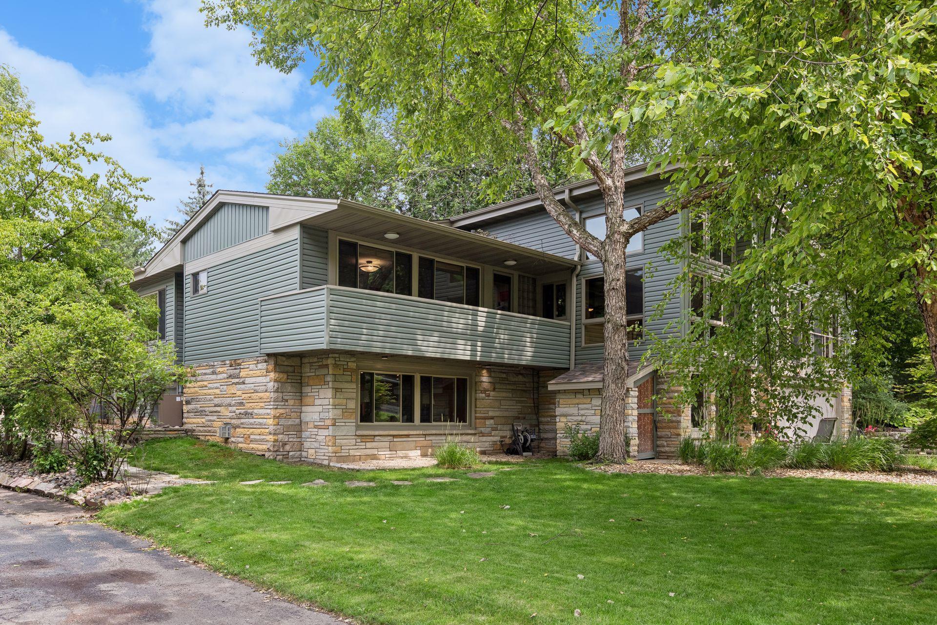5020 Colonial Drive