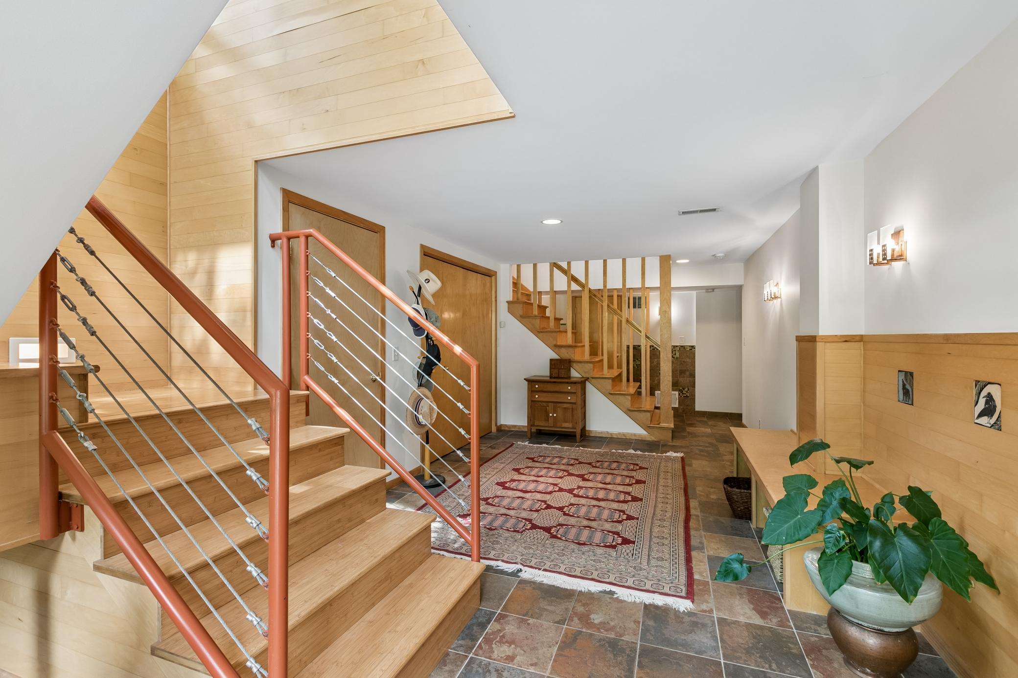5020 Colonial Drive