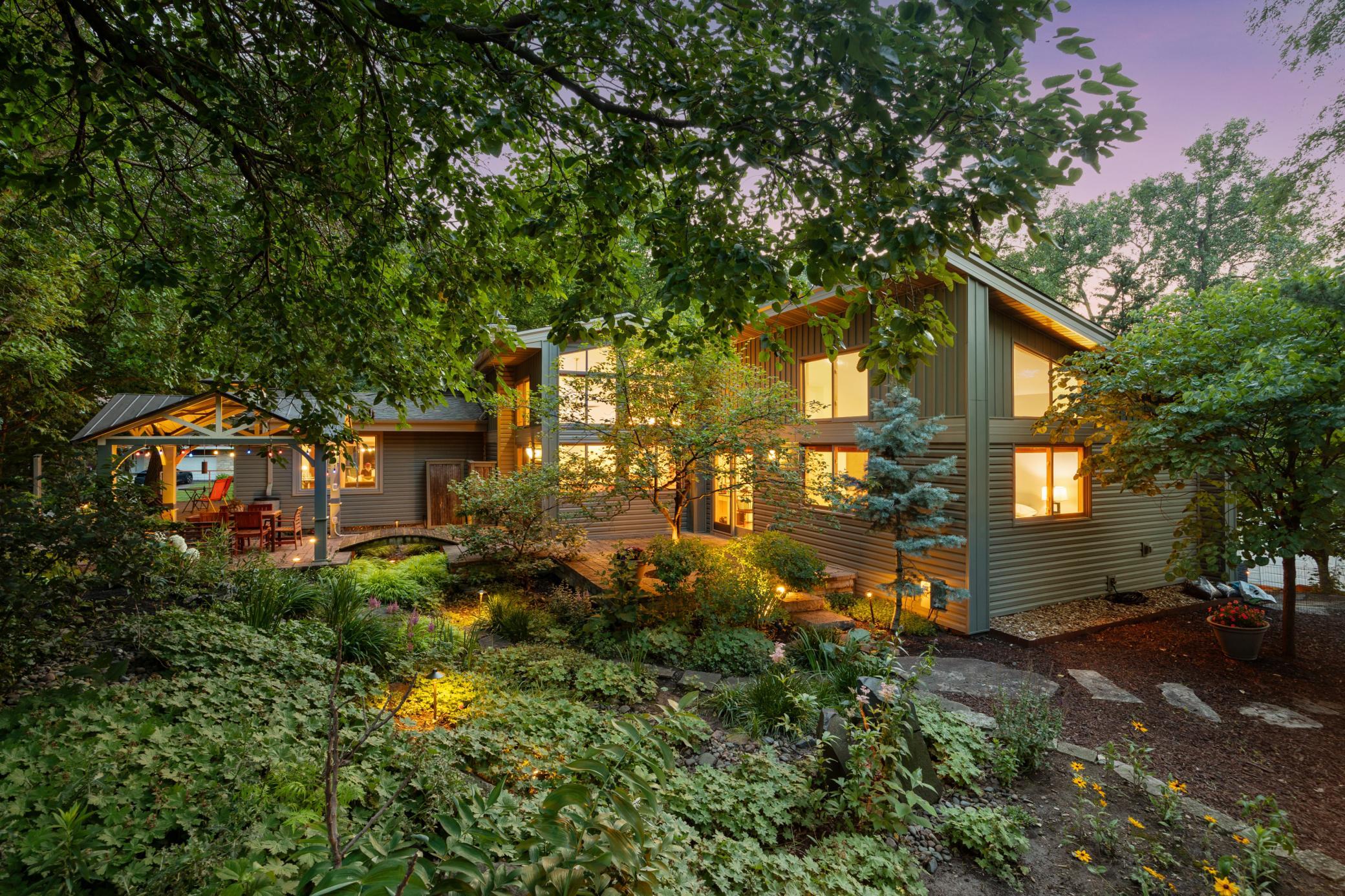 5020 Colonial Drive