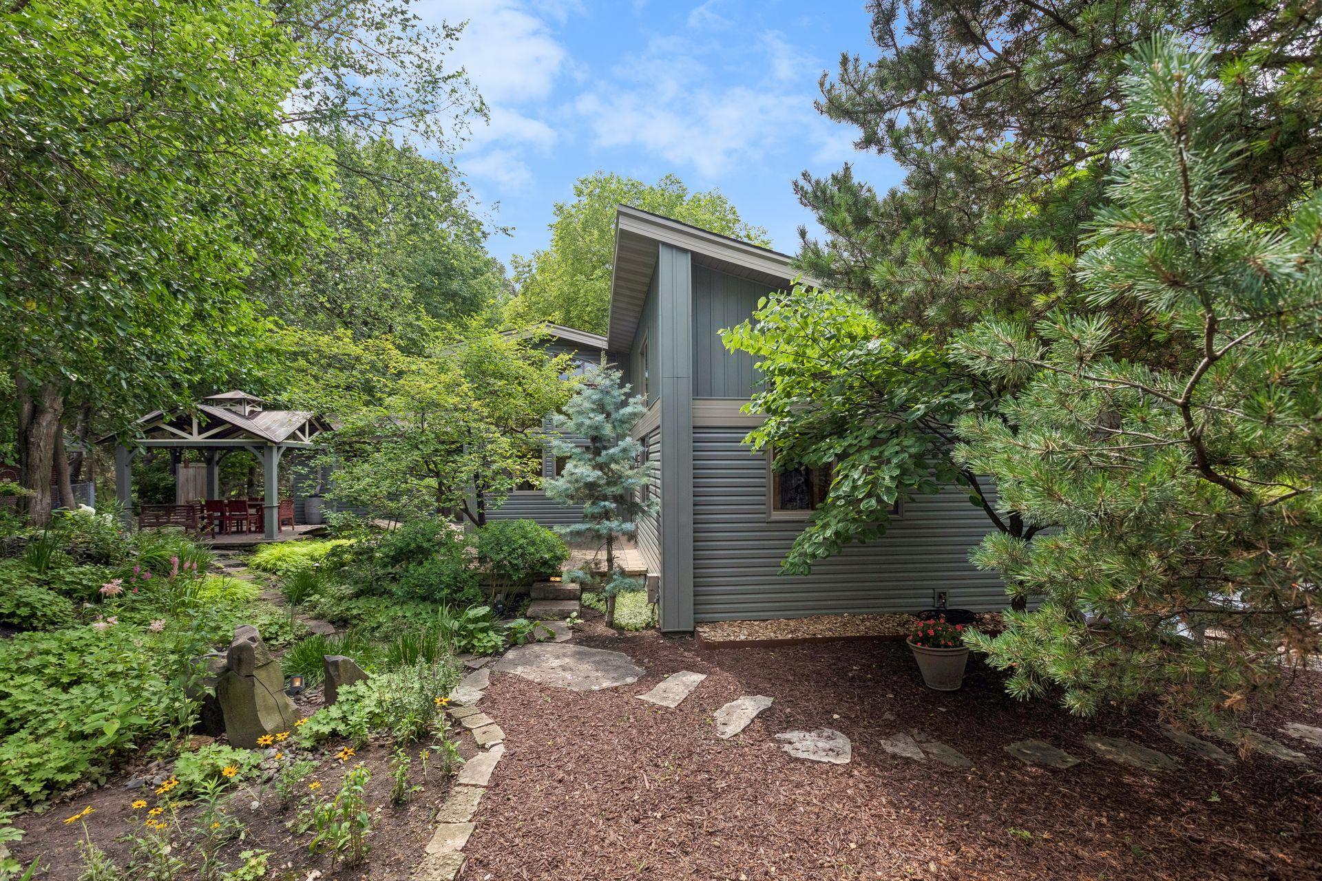 5020 Colonial Drive