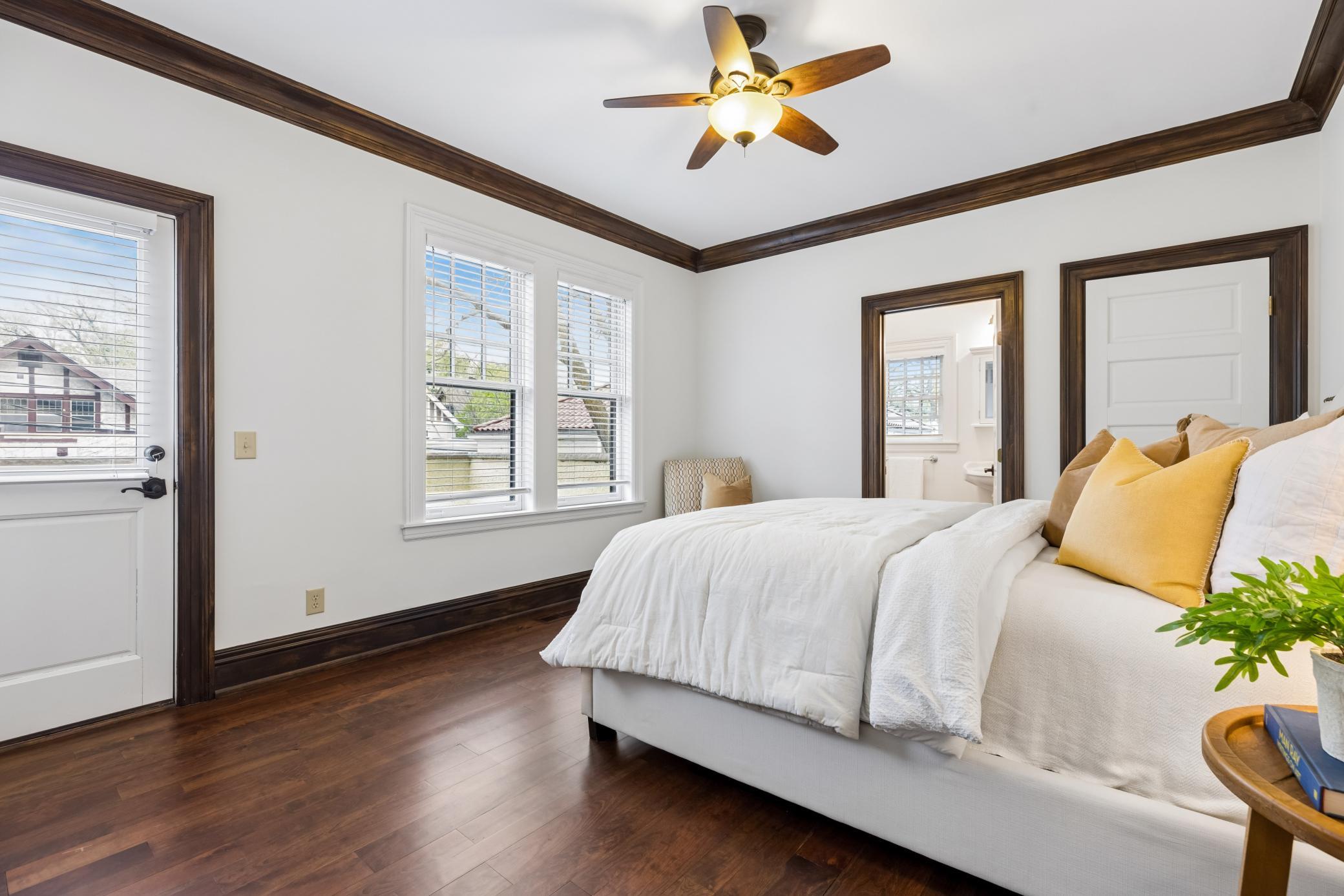 2204 W Lake Of The Isles Parkway