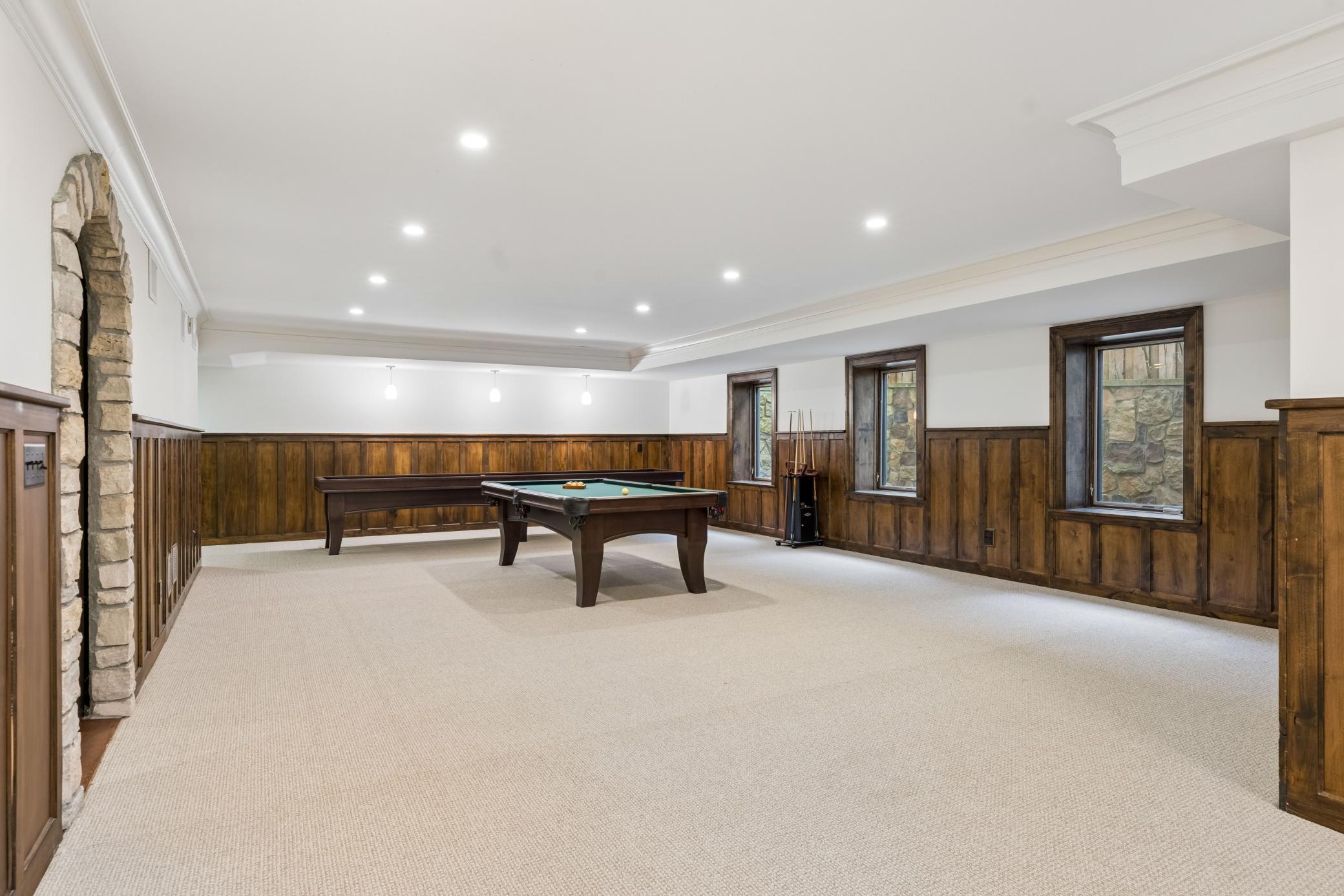 2204 W Lake Of The Isles Parkway