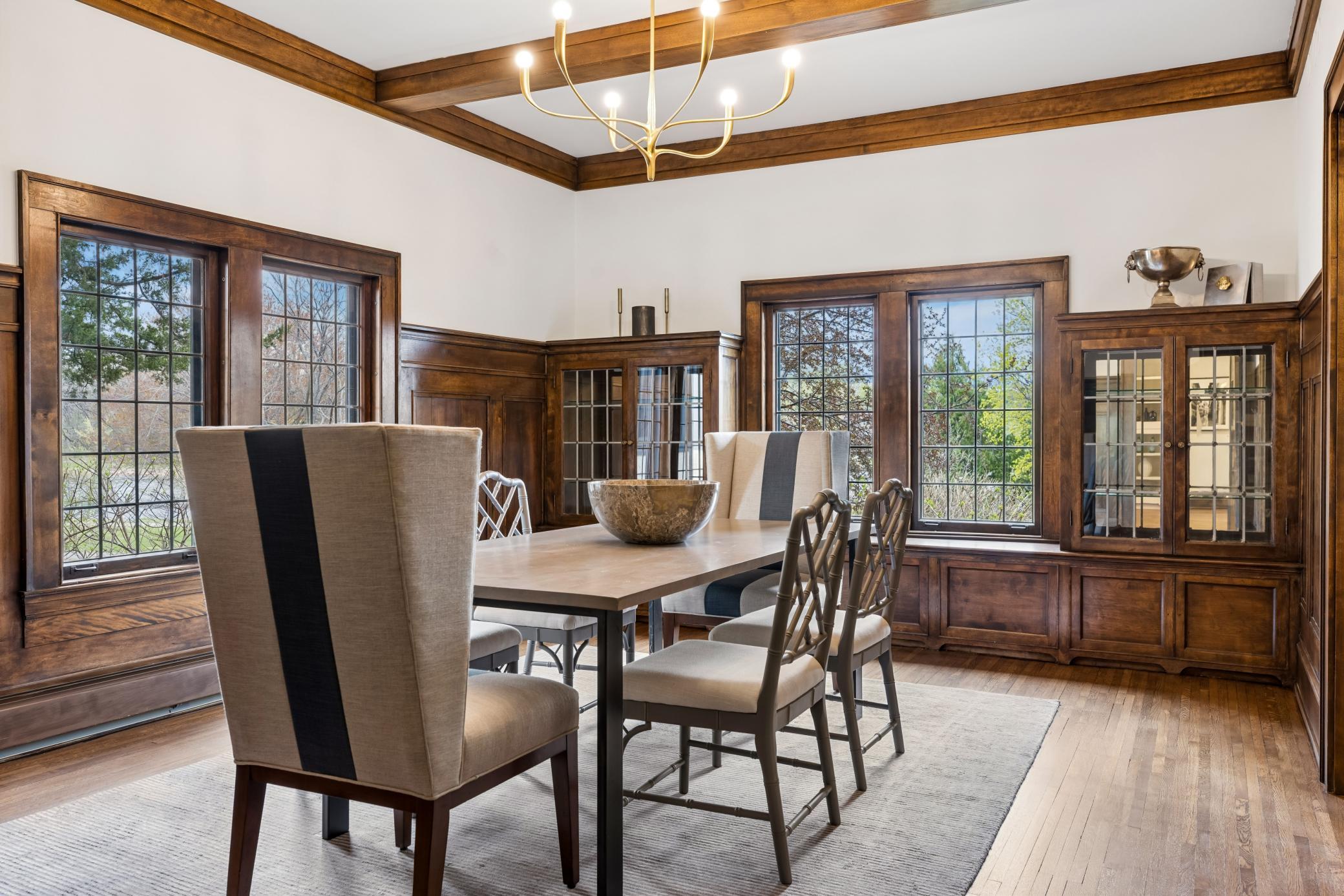2204 W Lake Of The Isles Parkway