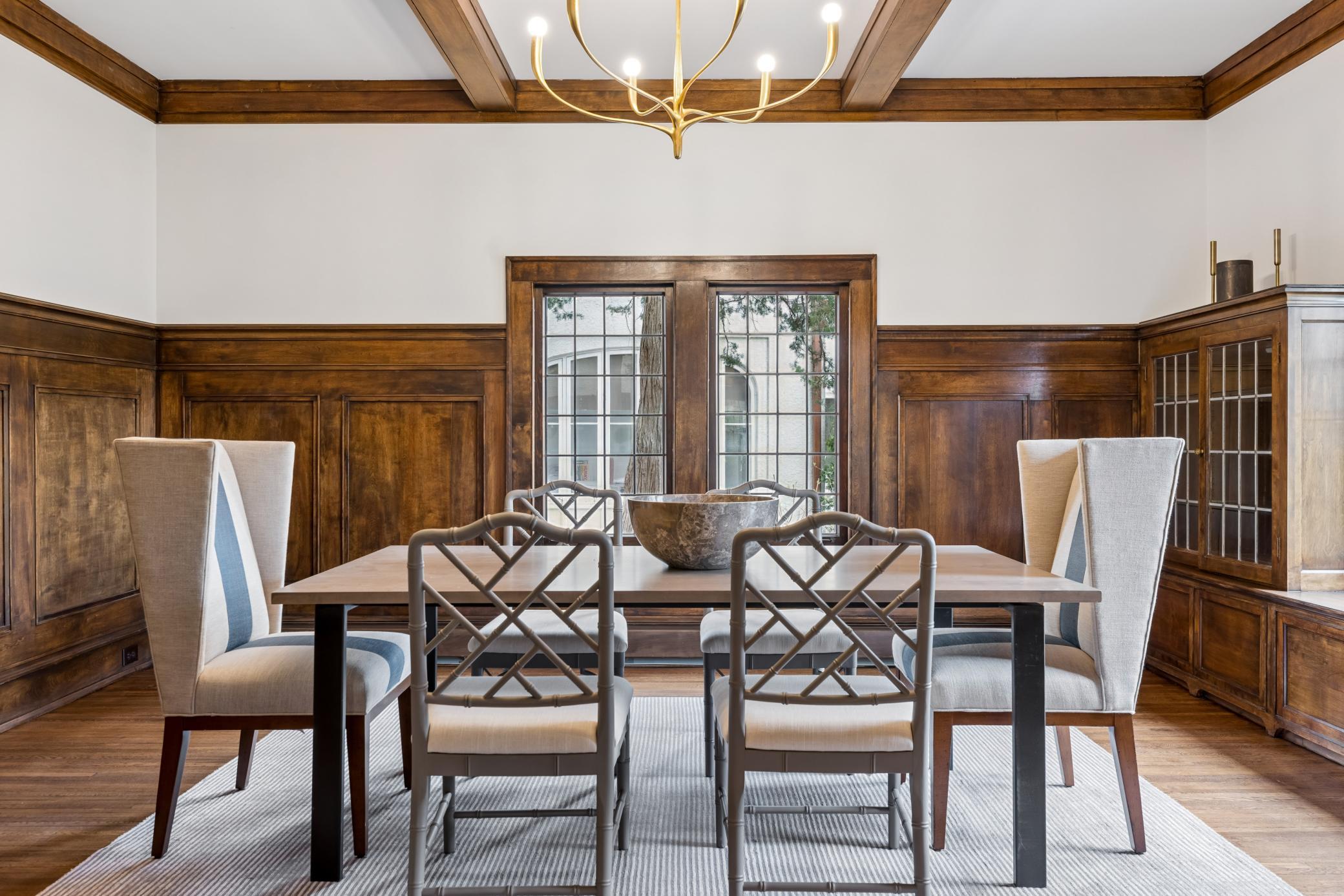 2204 W Lake Of The Isles Parkway
