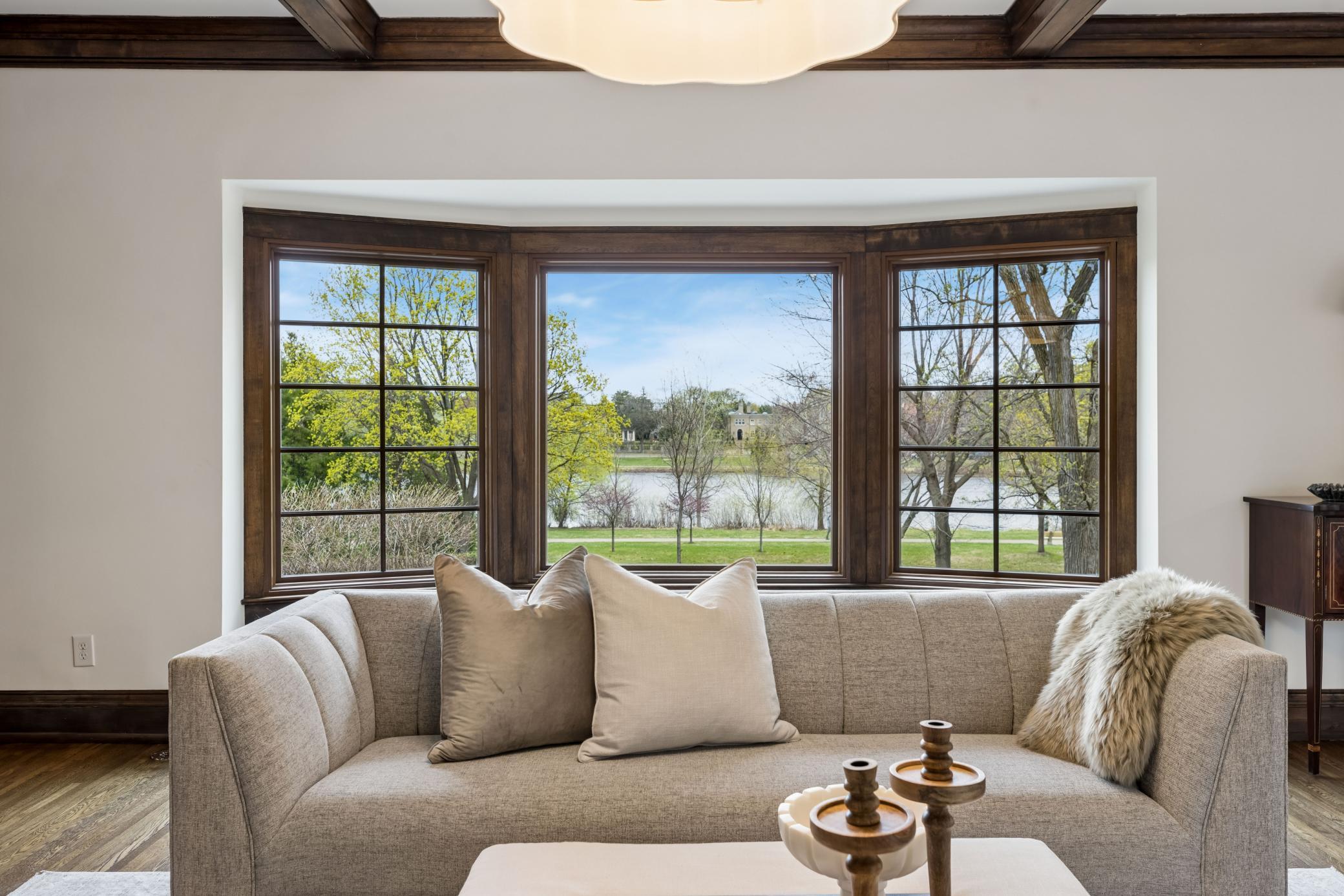 2204 W Lake Of The Isles Parkway