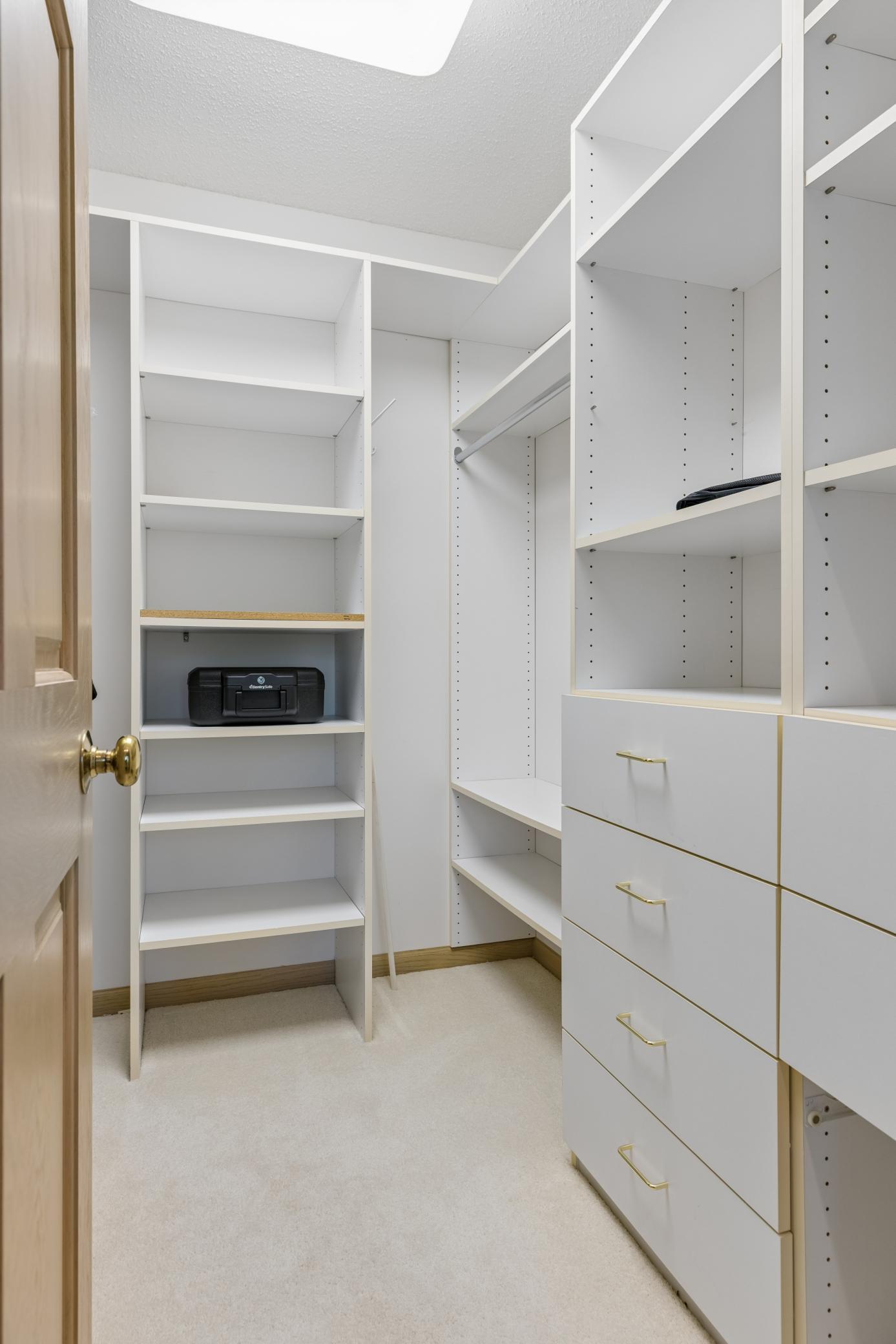 3705 Oakton Ridge