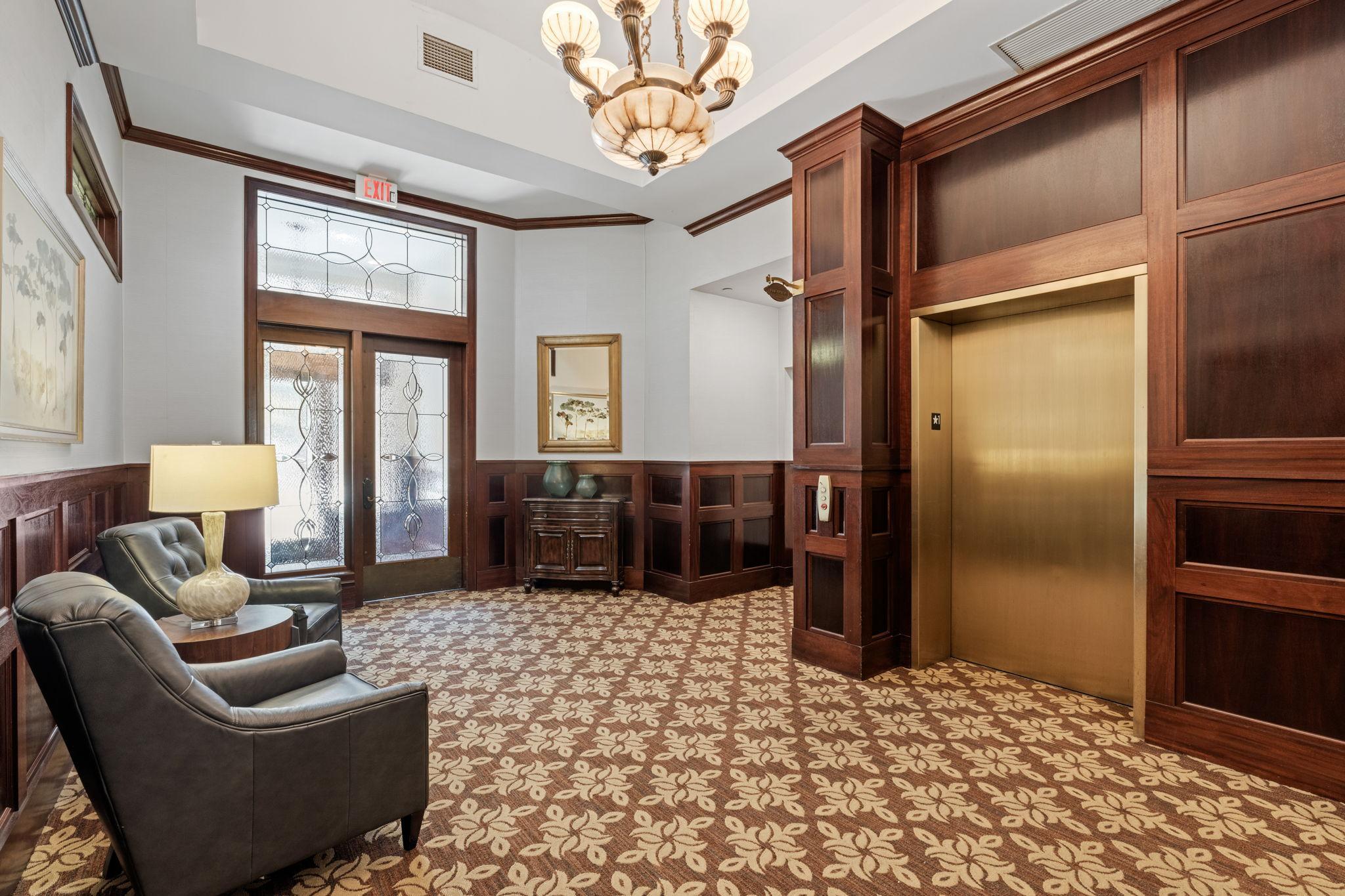 1060 Grand Avenue Unit: 300