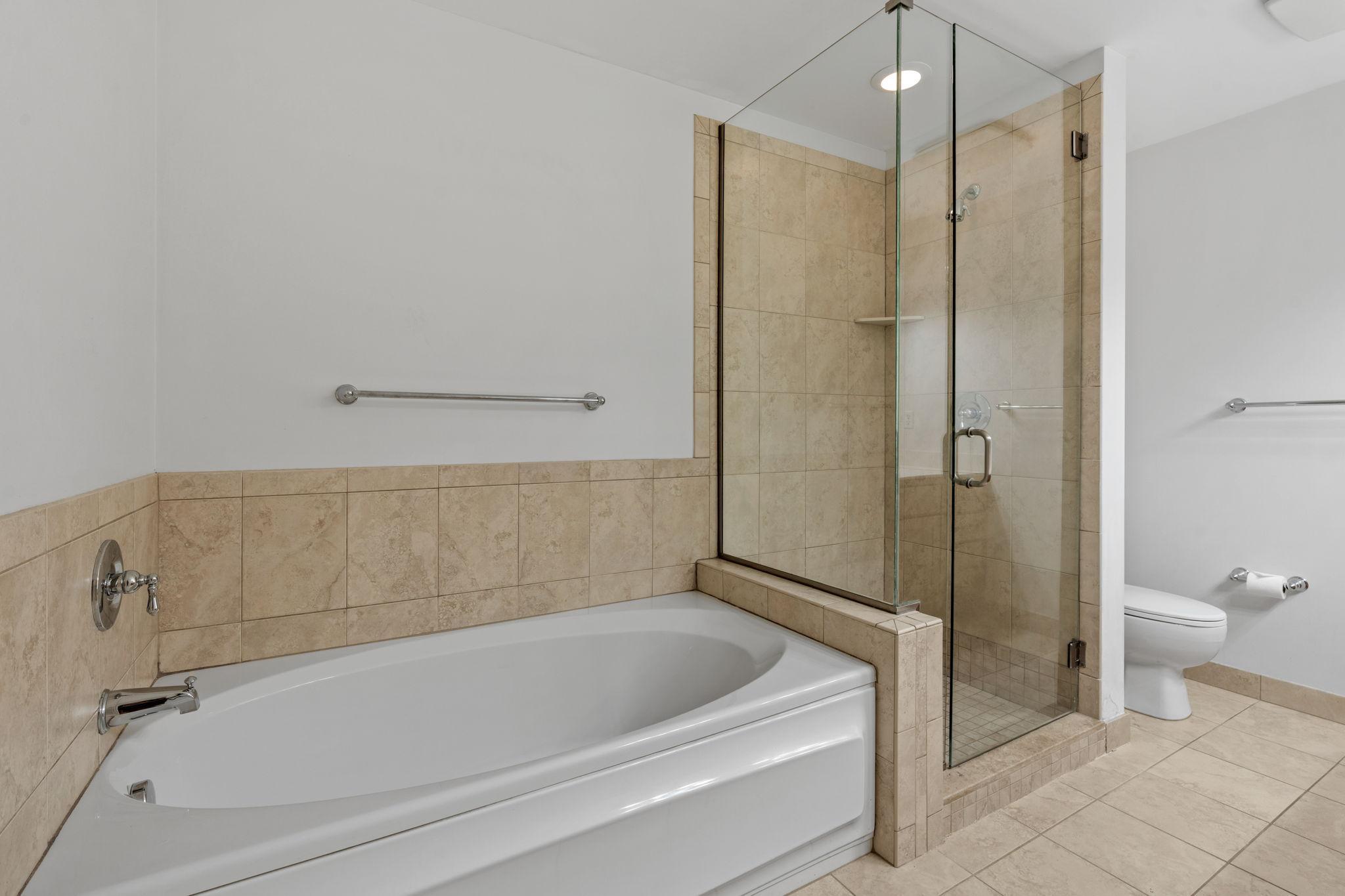1060 Grand Avenue Unit: 300