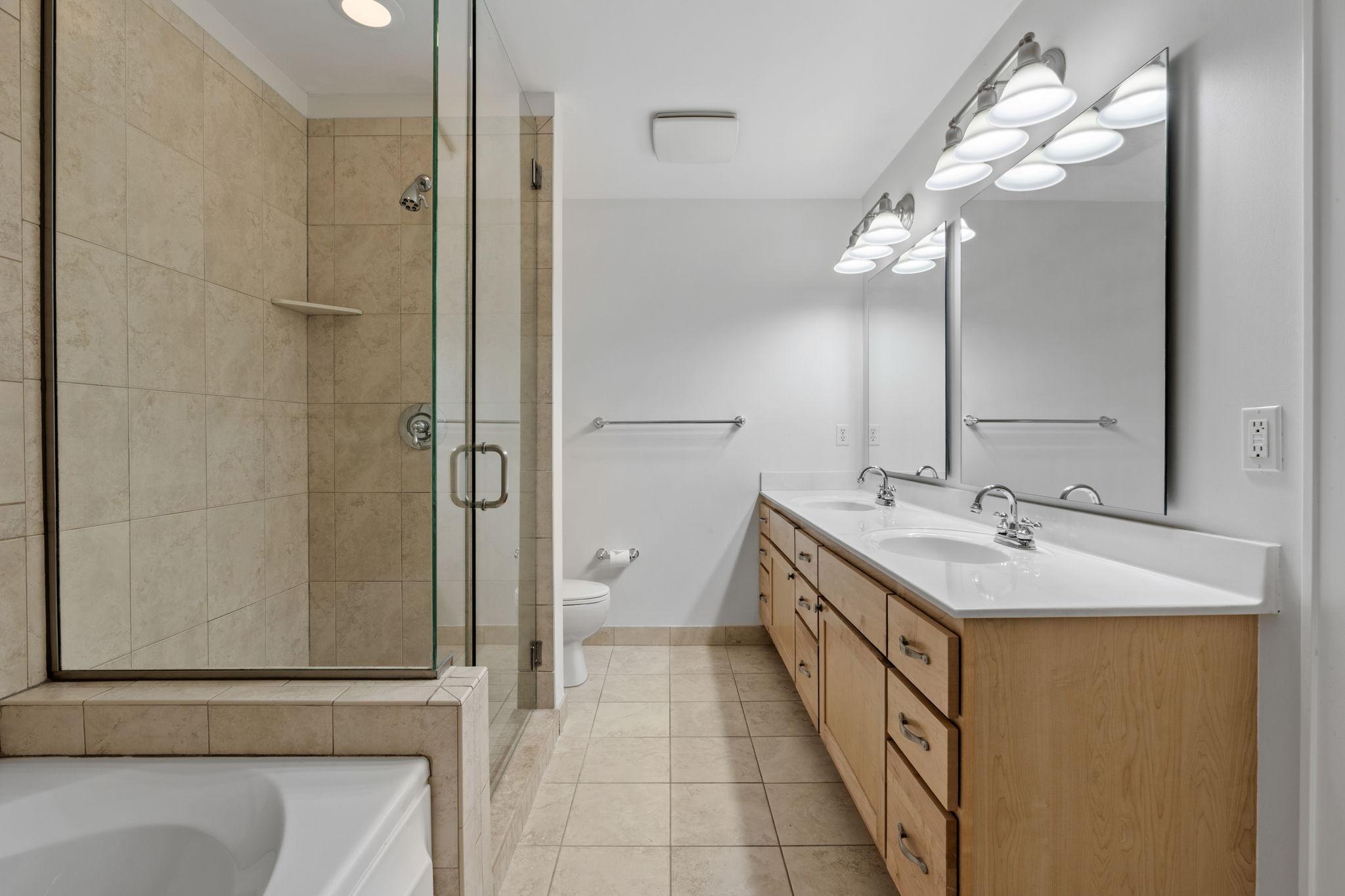 1060 Grand Avenue Unit: 300