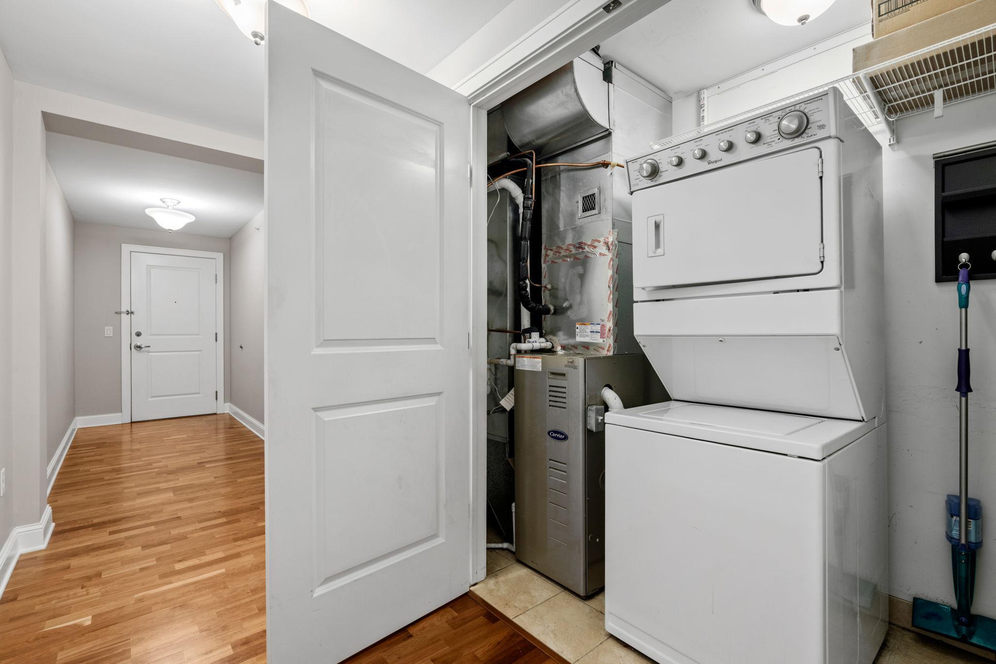 1060 Grand Avenue Unit: 300