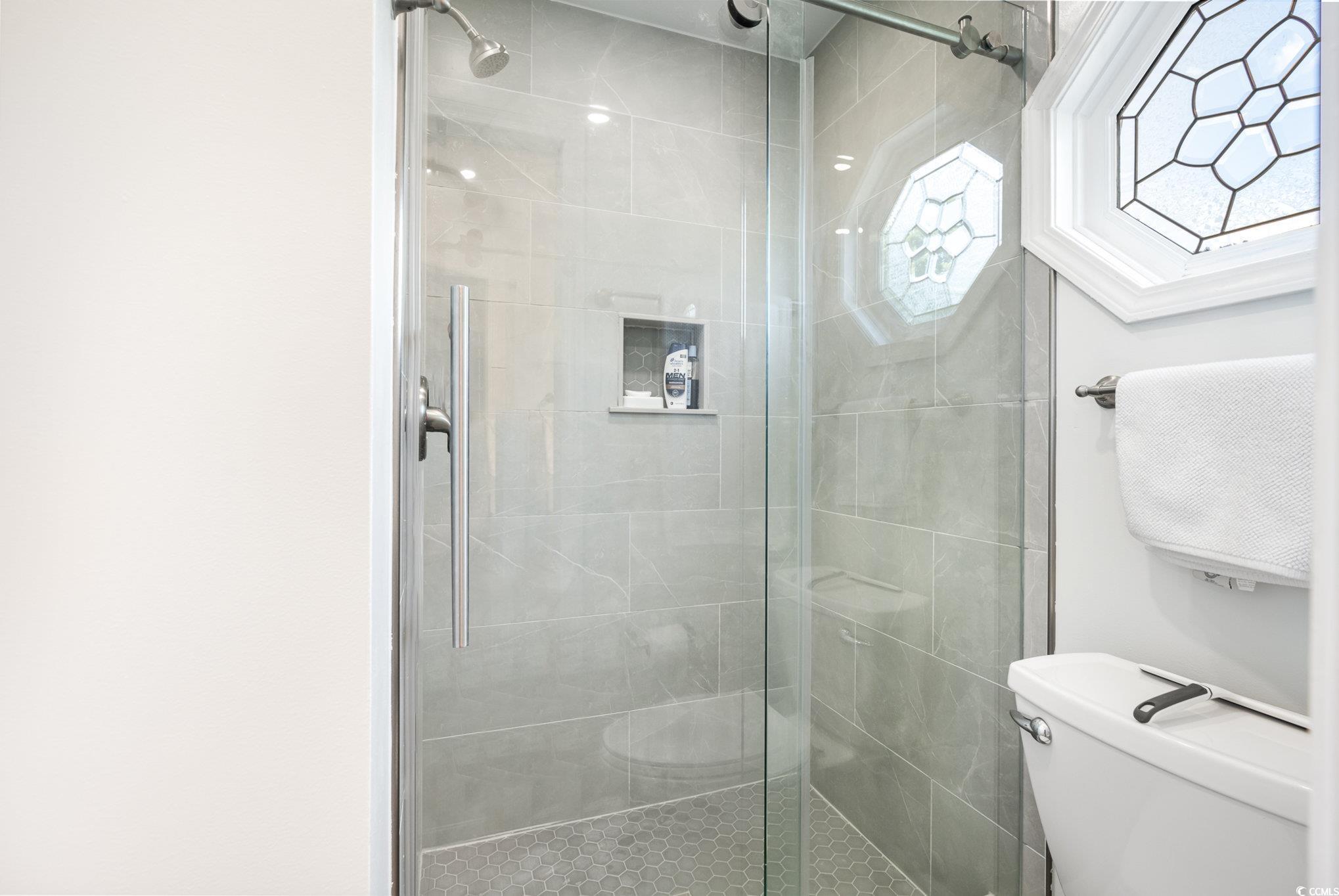 1027B Lakeside Dr. Unit: B