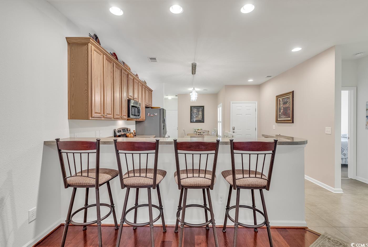139 Chenoa Dr. Unit: 9 B