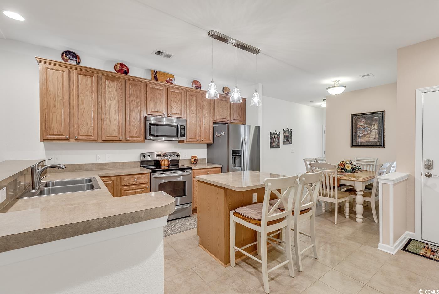 139 Chenoa Dr. Unit: 9 B