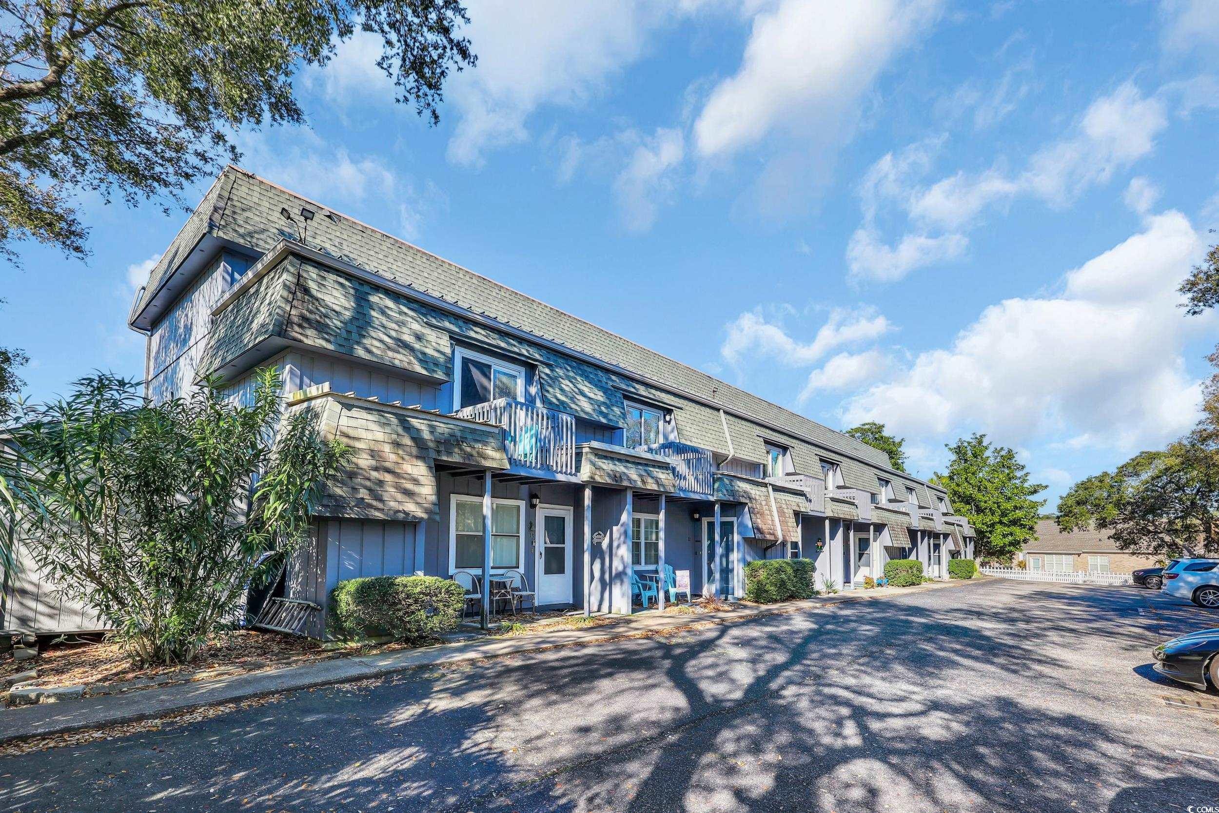 210 28th Ave. S Unit: 5