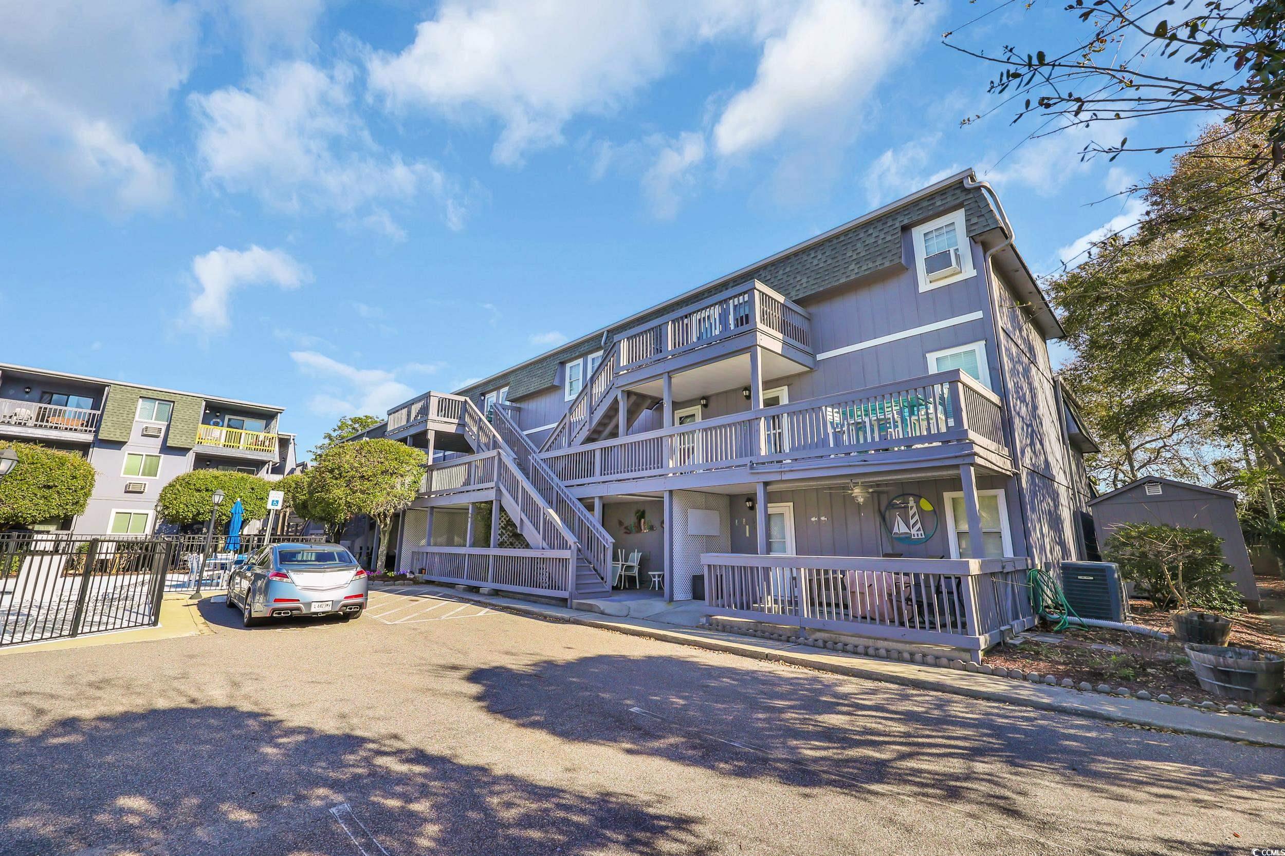 210 28th Ave. S Unit: 5