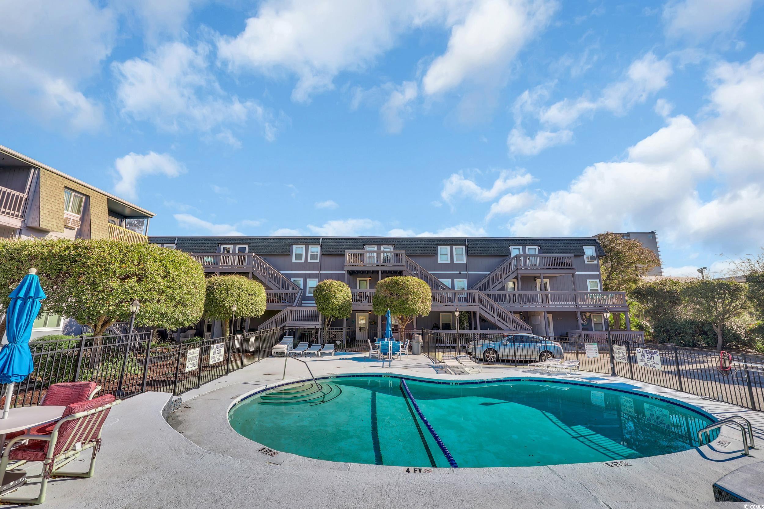 210 28th Ave. S Unit: 5