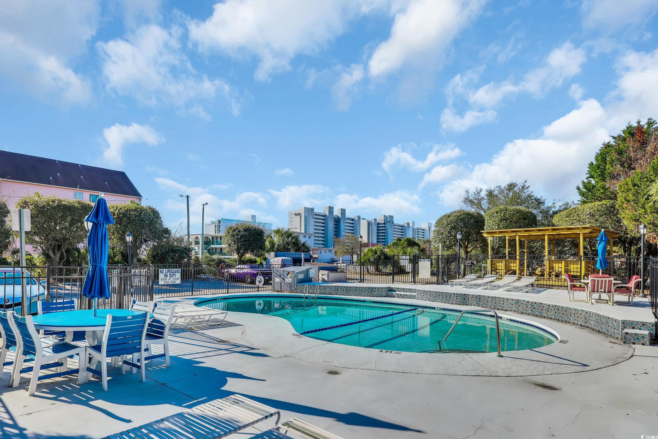 210 28th Ave. S Unit: 5