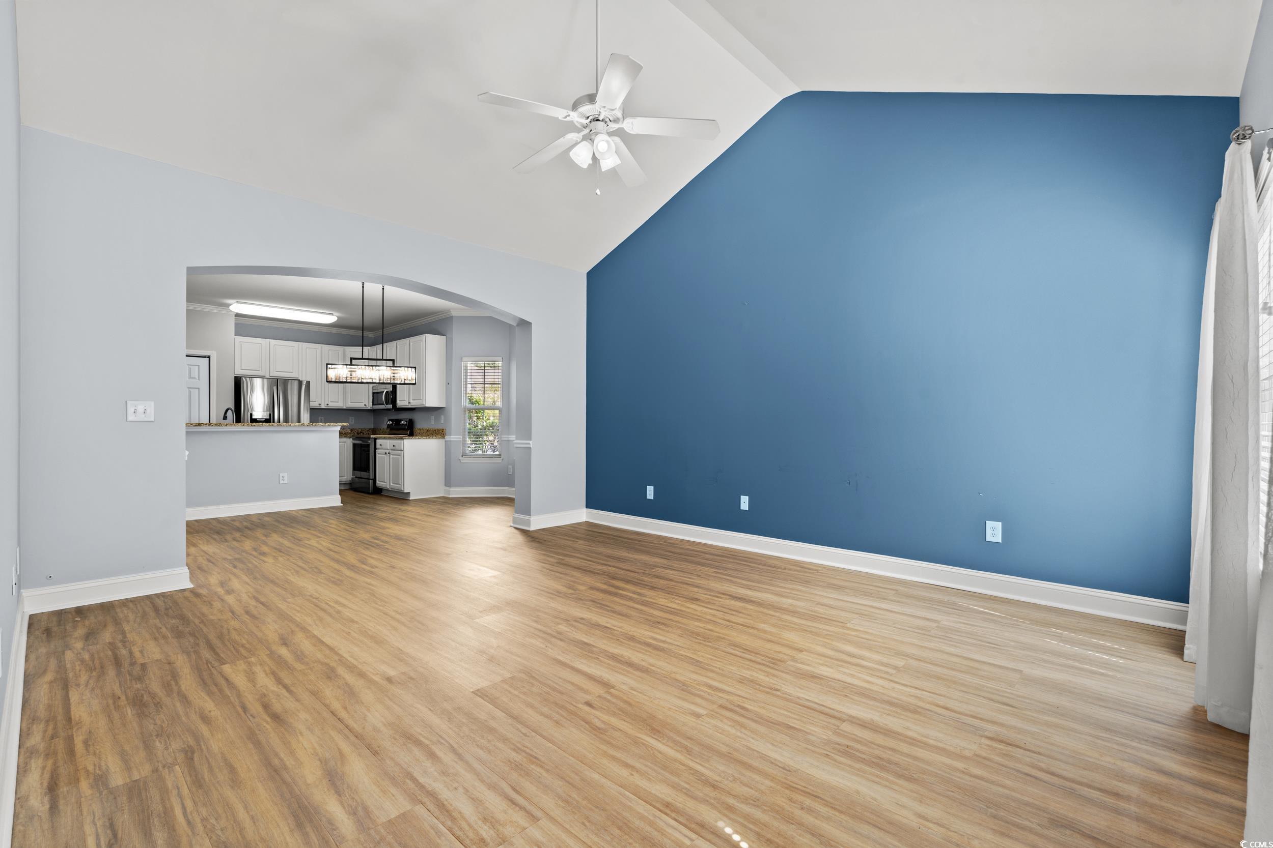 718 Botany Loop Unit: 718