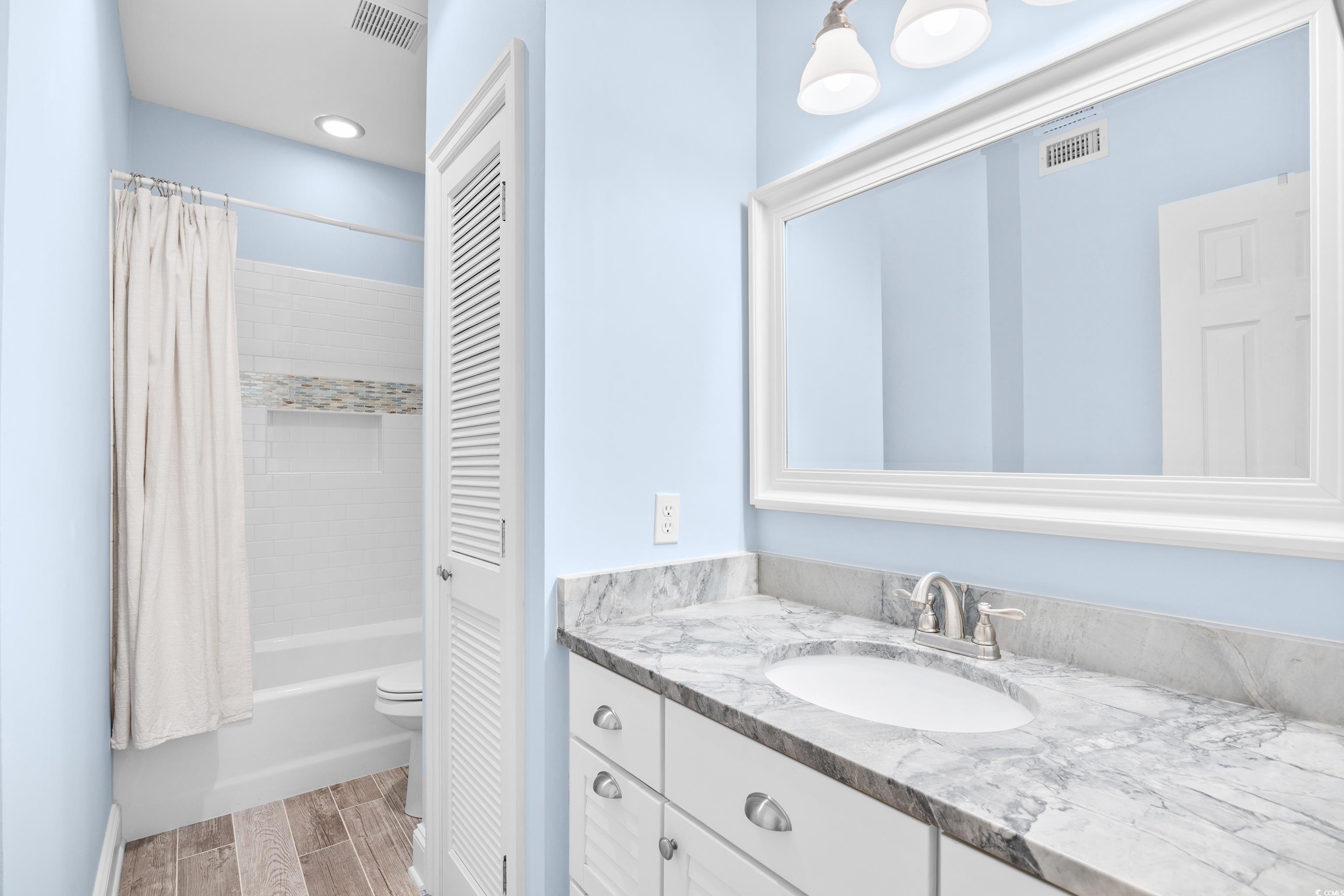 1970 Governors Landing Rd. Unit: 113