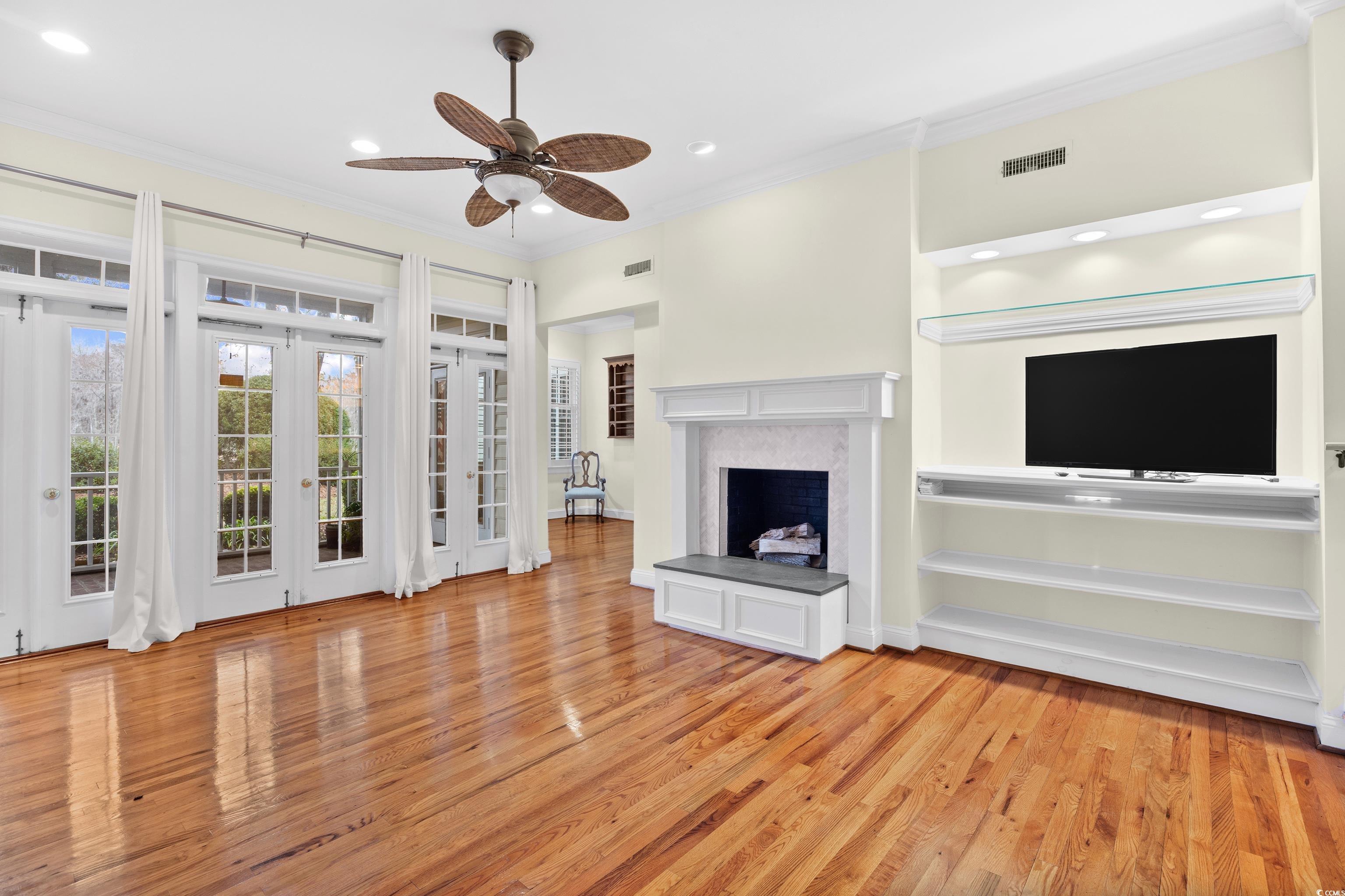 1970 Governors Landing Rd. Unit: 113