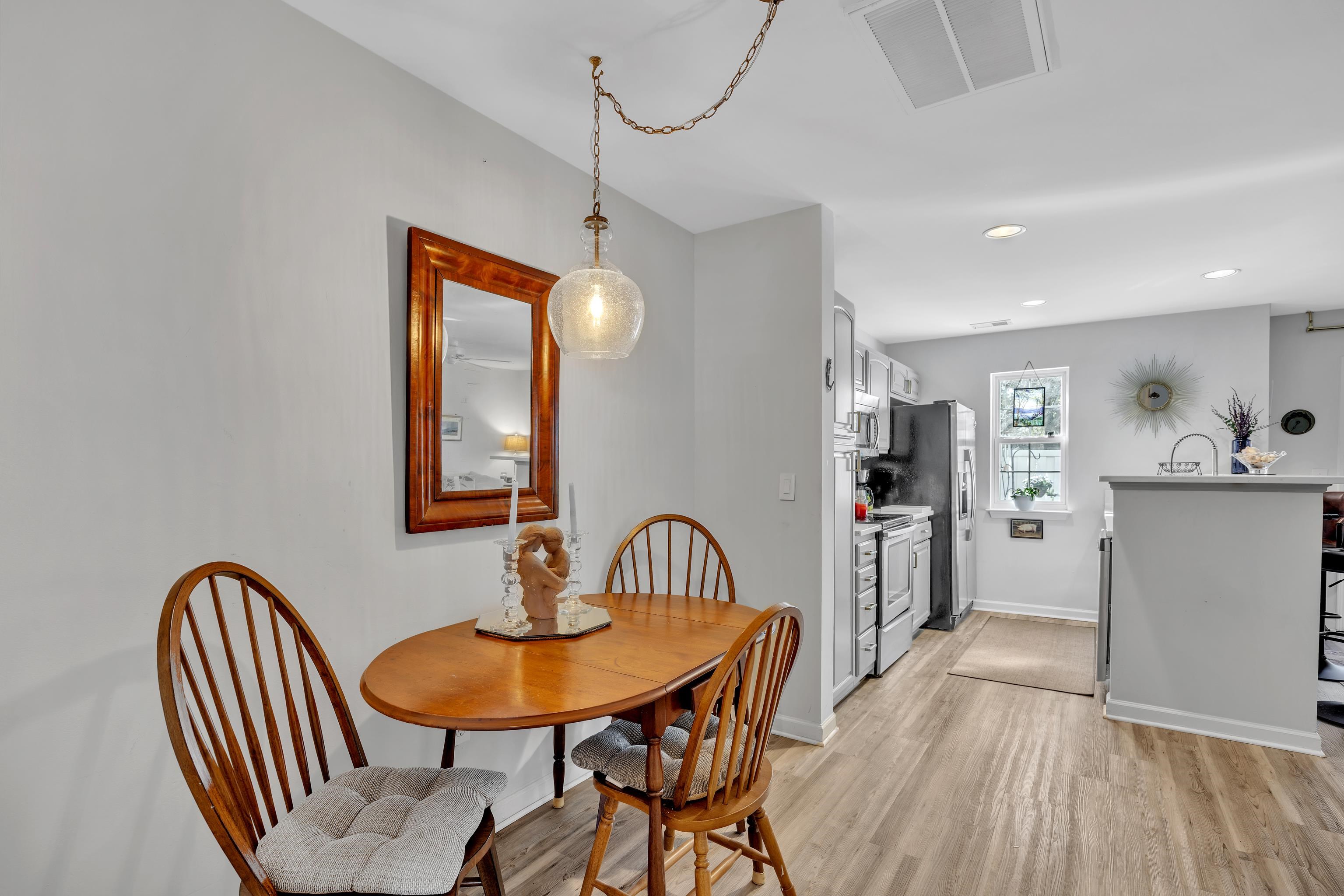 3557 Chestnut Dr. Unit: 3557