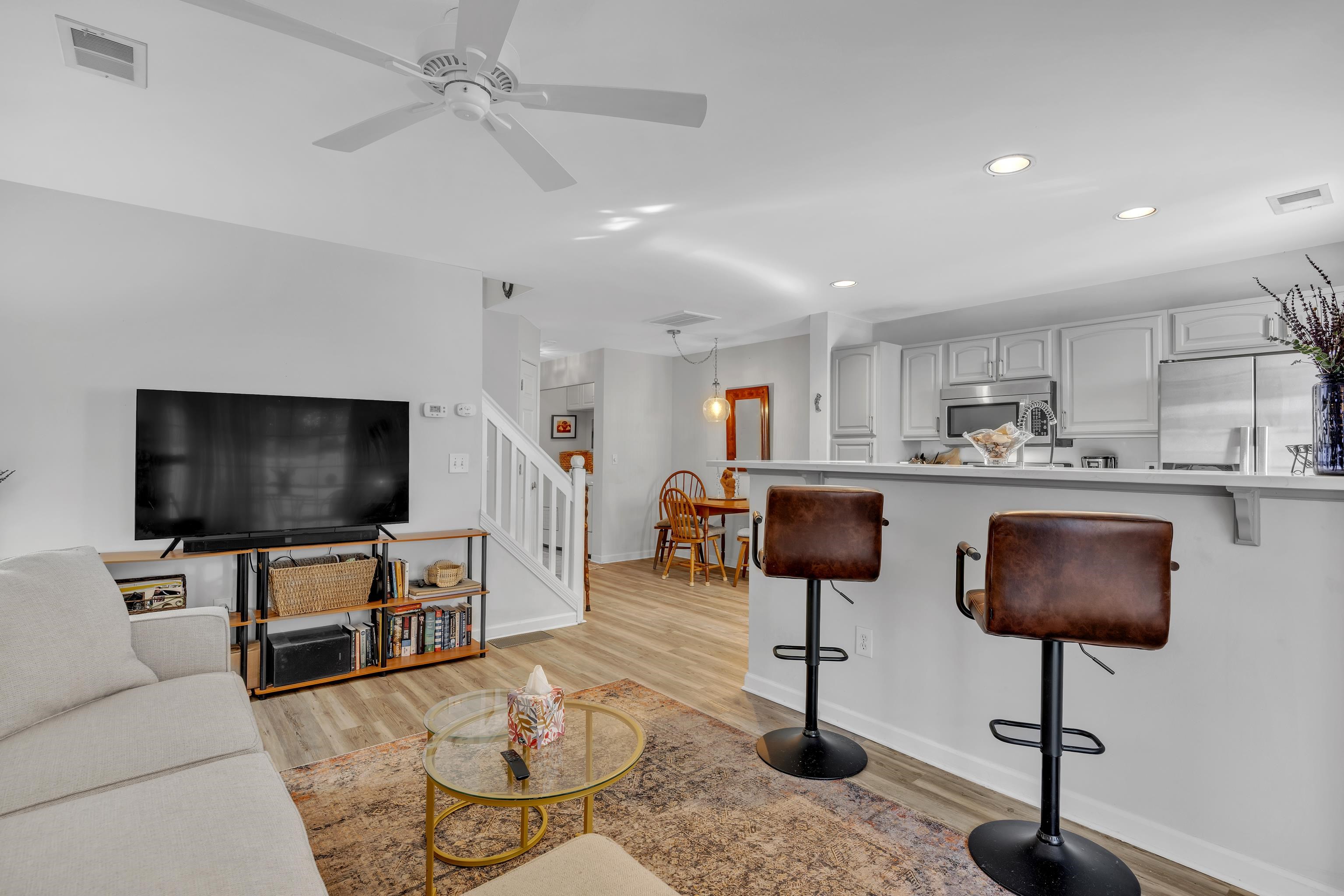 3557 Chestnut Dr. Unit: 3557