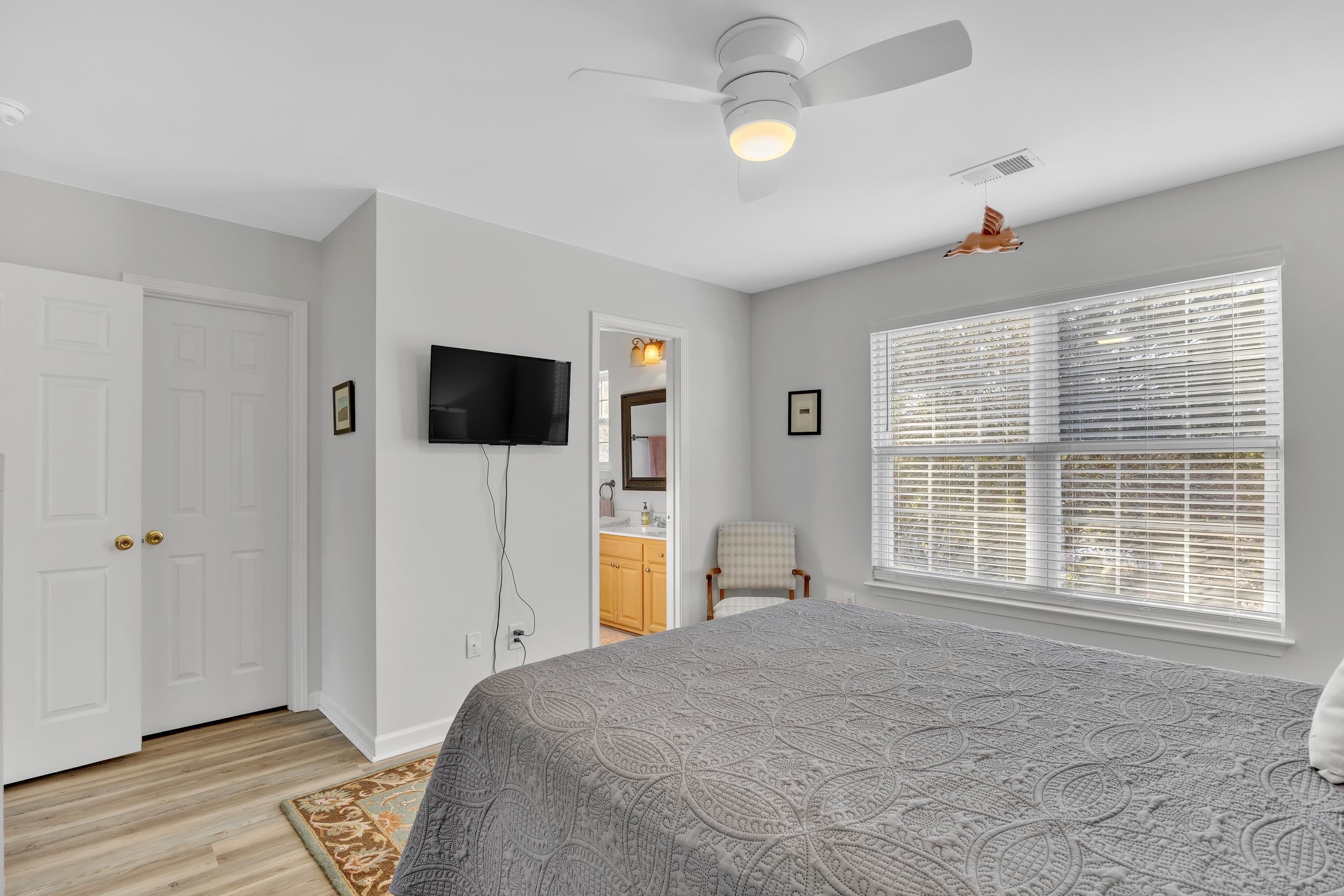 3557 Chestnut Dr. Unit: 3557