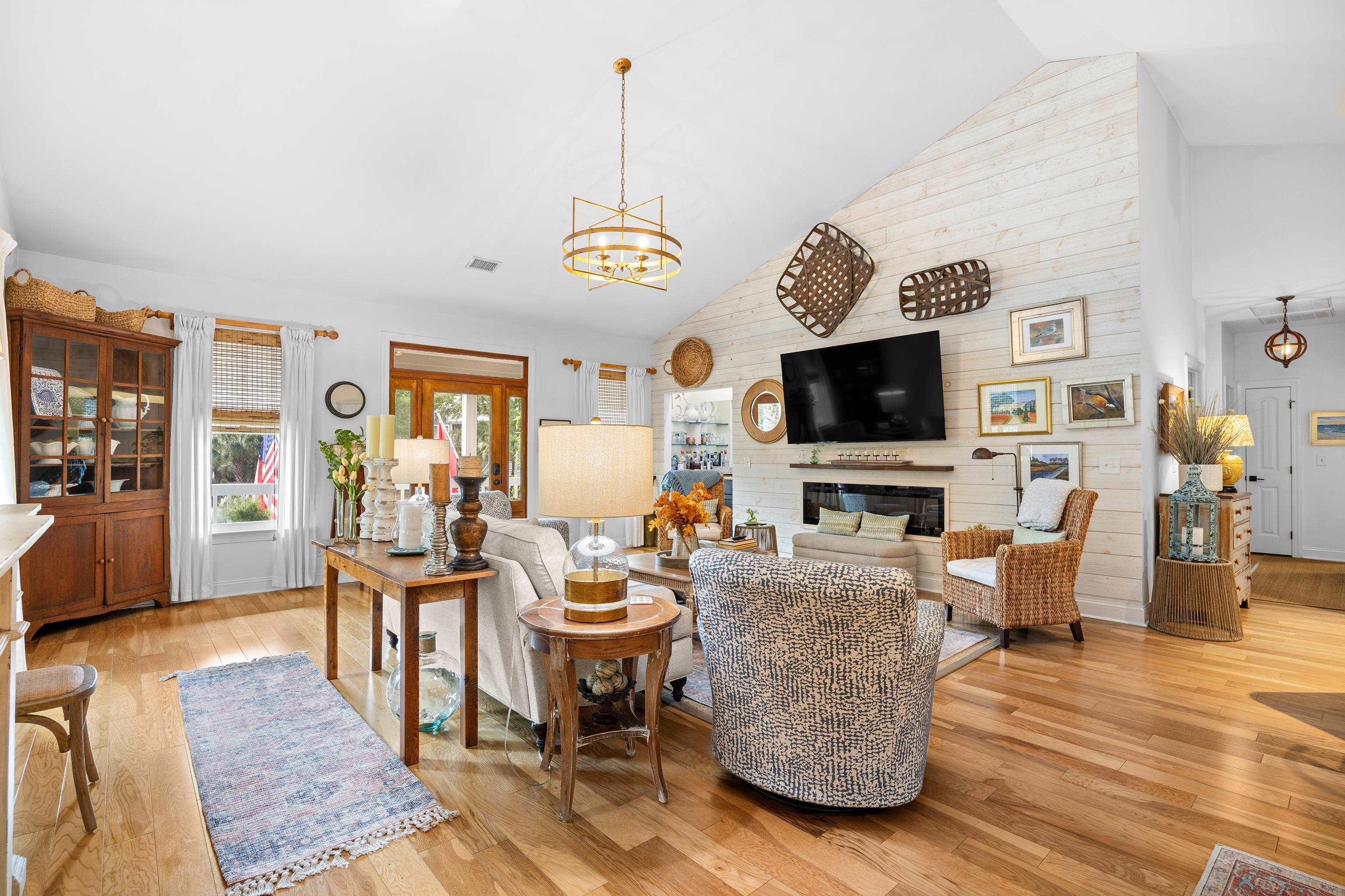 48 Cottage Dr.