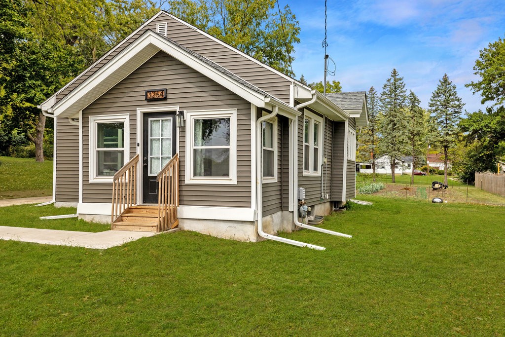 3264 E Clinton Avenue