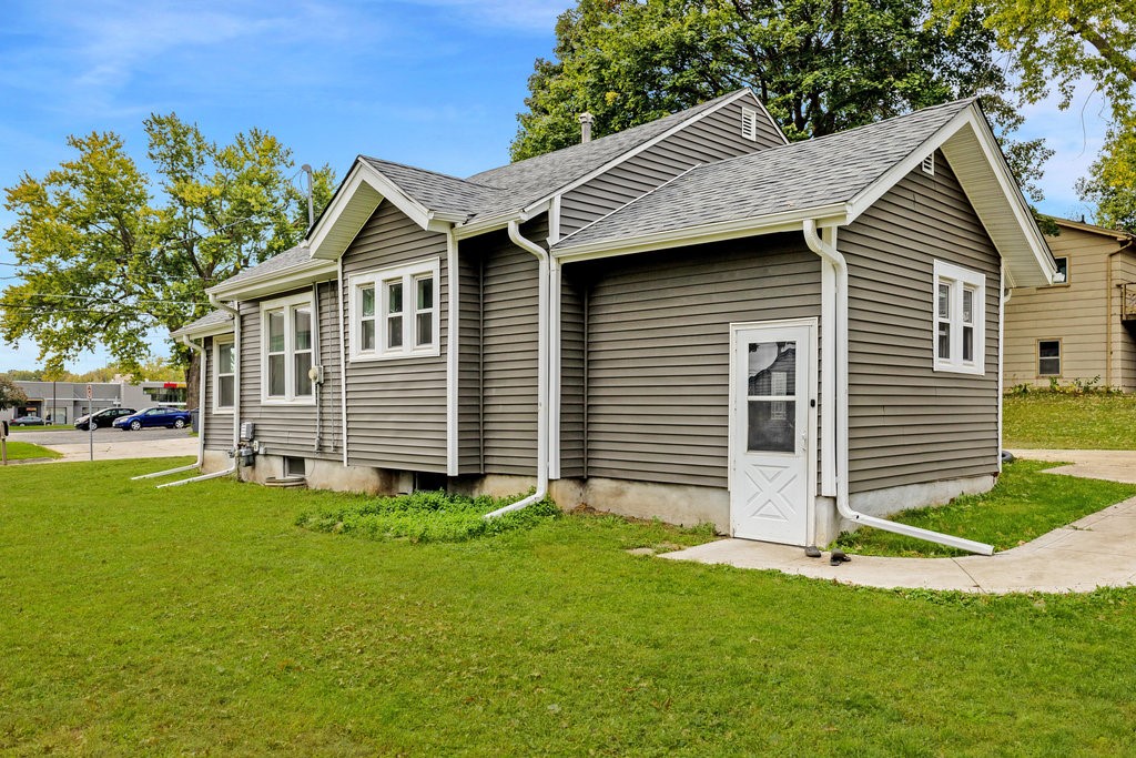 3264 E Clinton Avenue