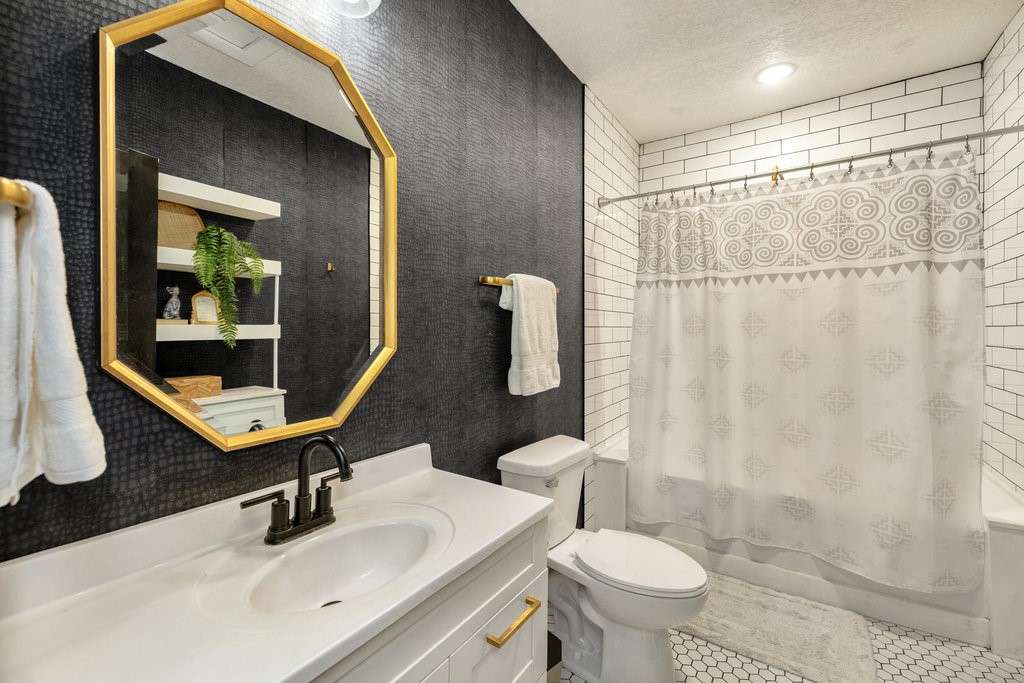 3264 E Clinton Avenue