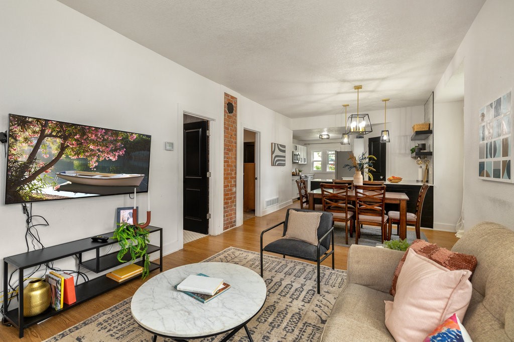 3264 E Clinton Avenue