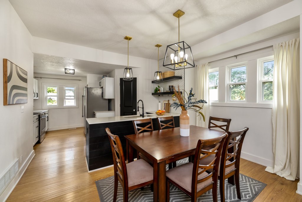 3264 E Clinton Avenue