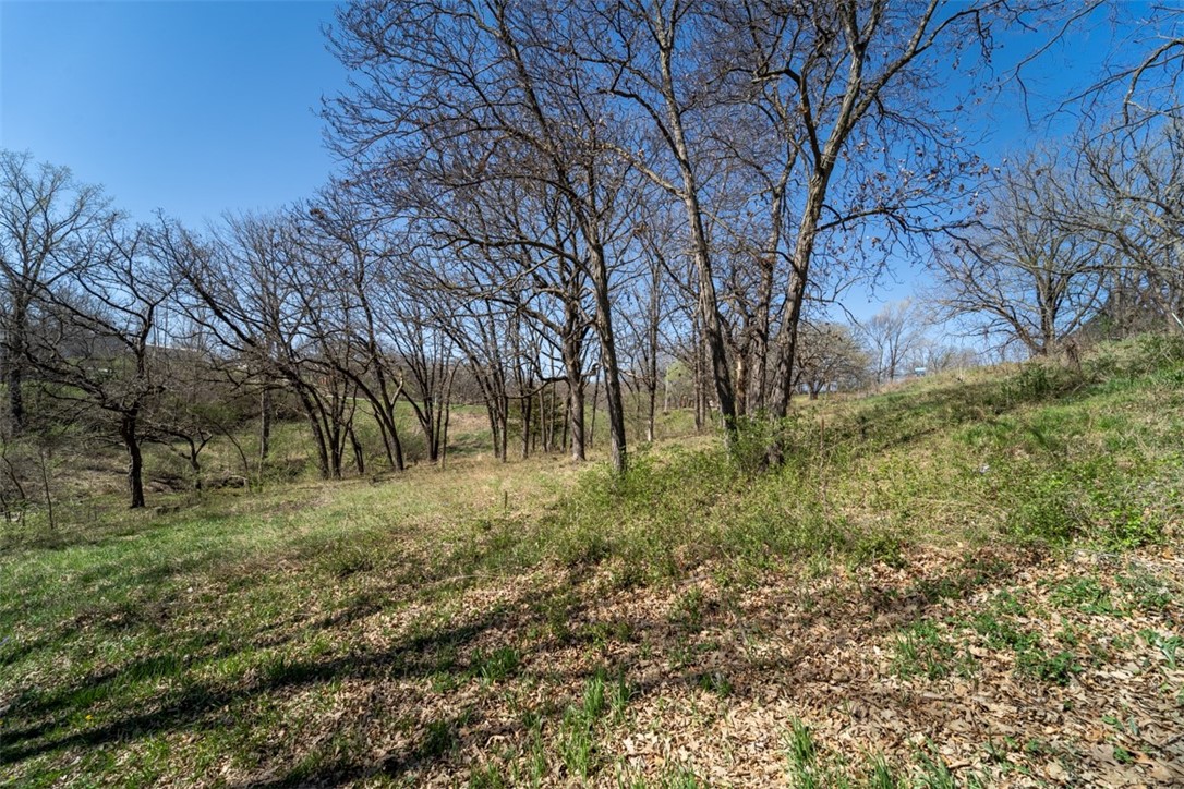 8127 Oak Ridge Drive