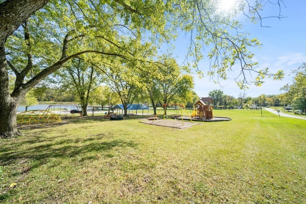 8127 Oak Ridge Drive