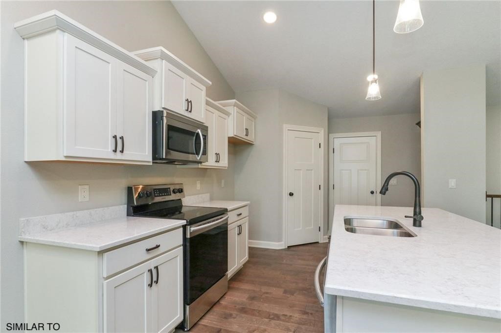 685 NW Prairie Rose Lane