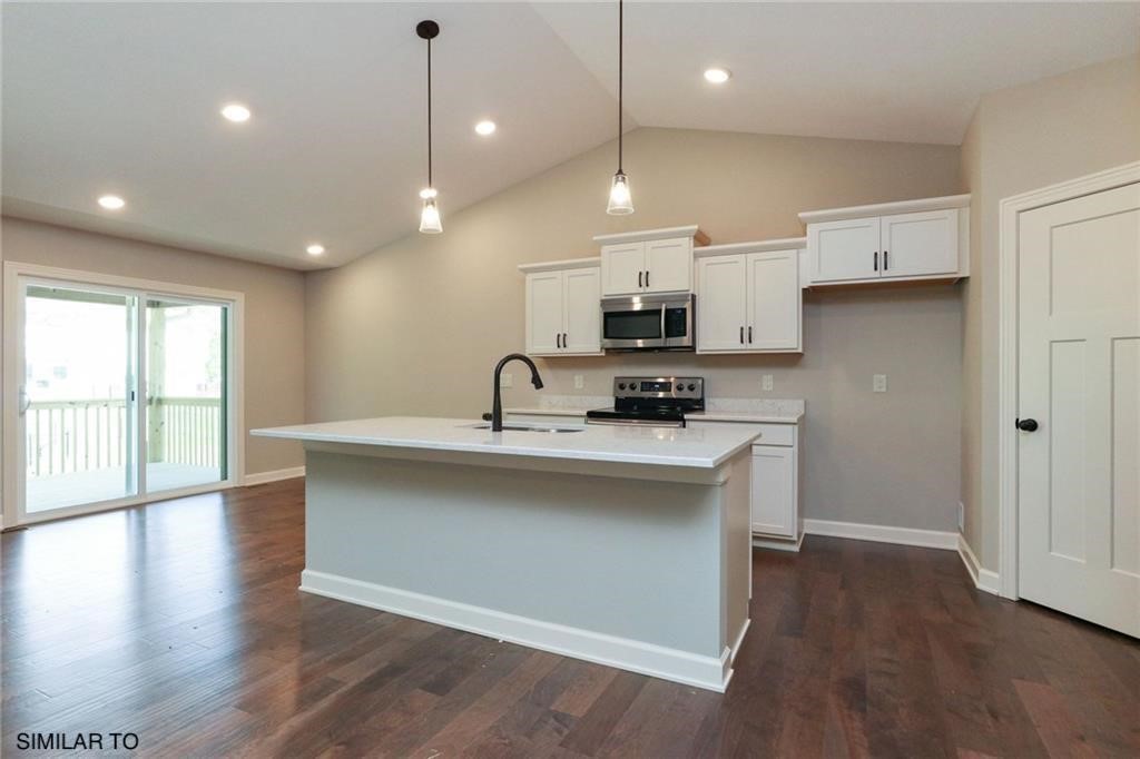 685 NW Prairie Rose Lane